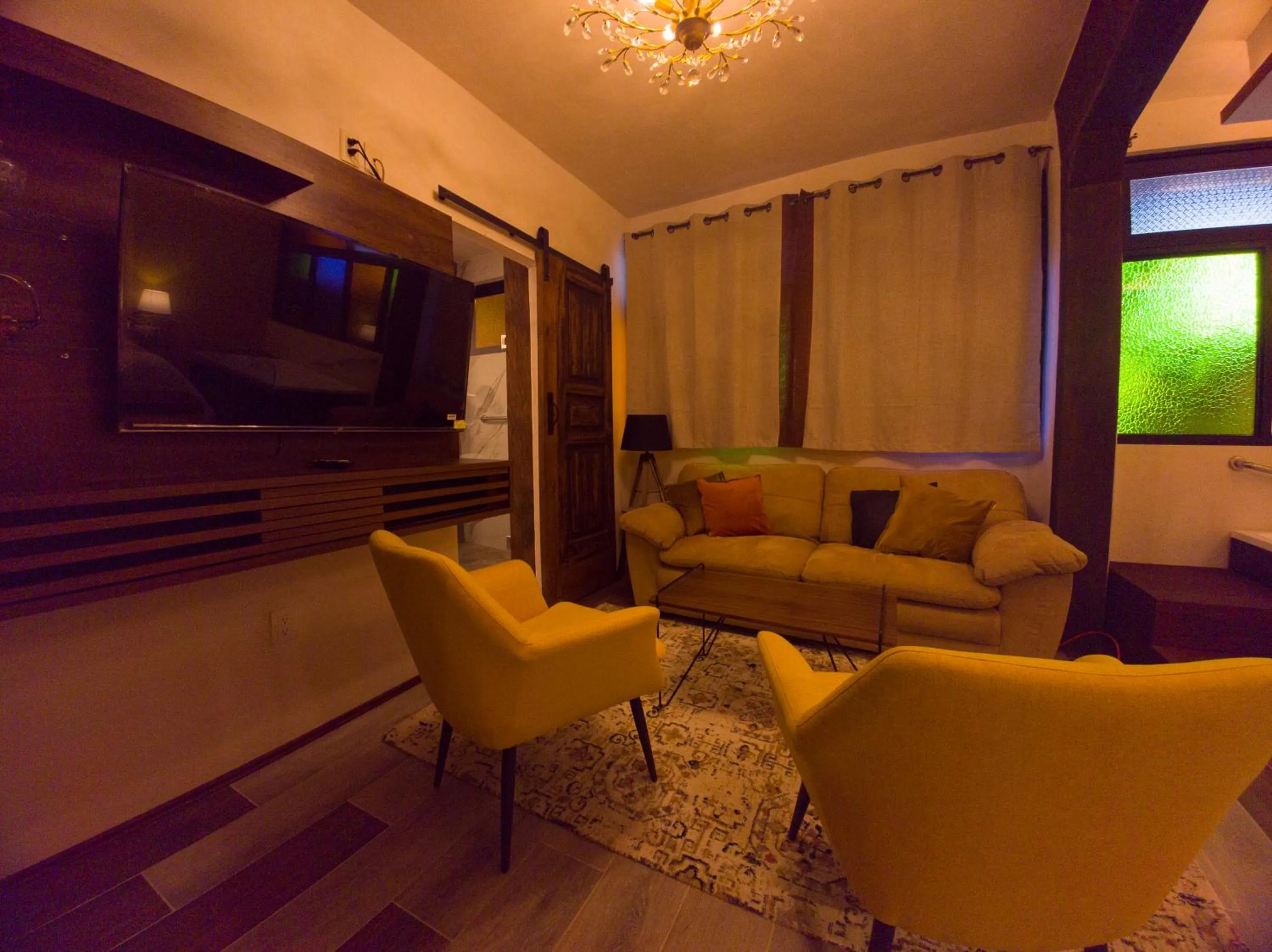 TV and multimedia in Hotel Tepeyac