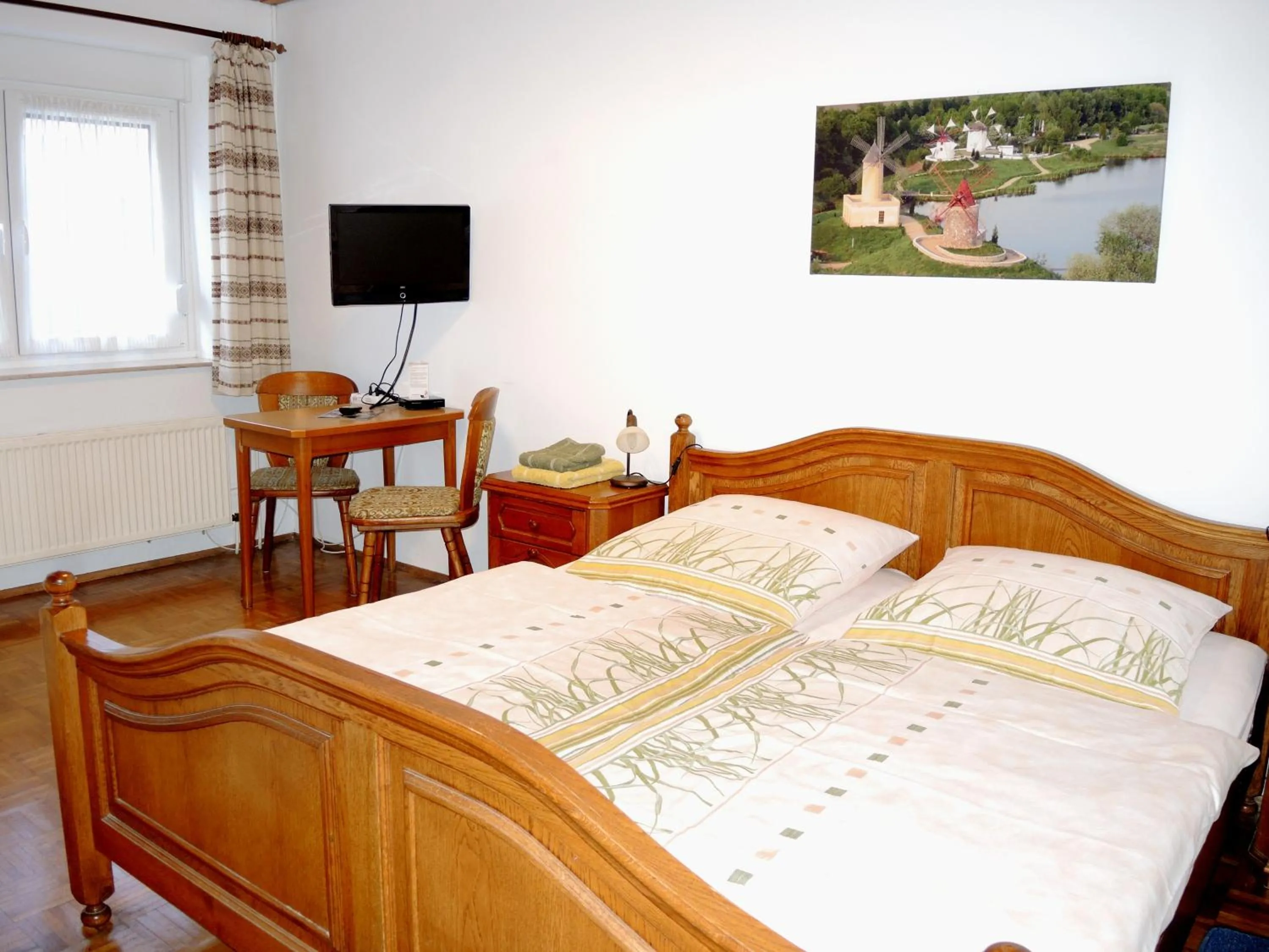 Photo of the whole room, Bed in Hotel Alte Münze