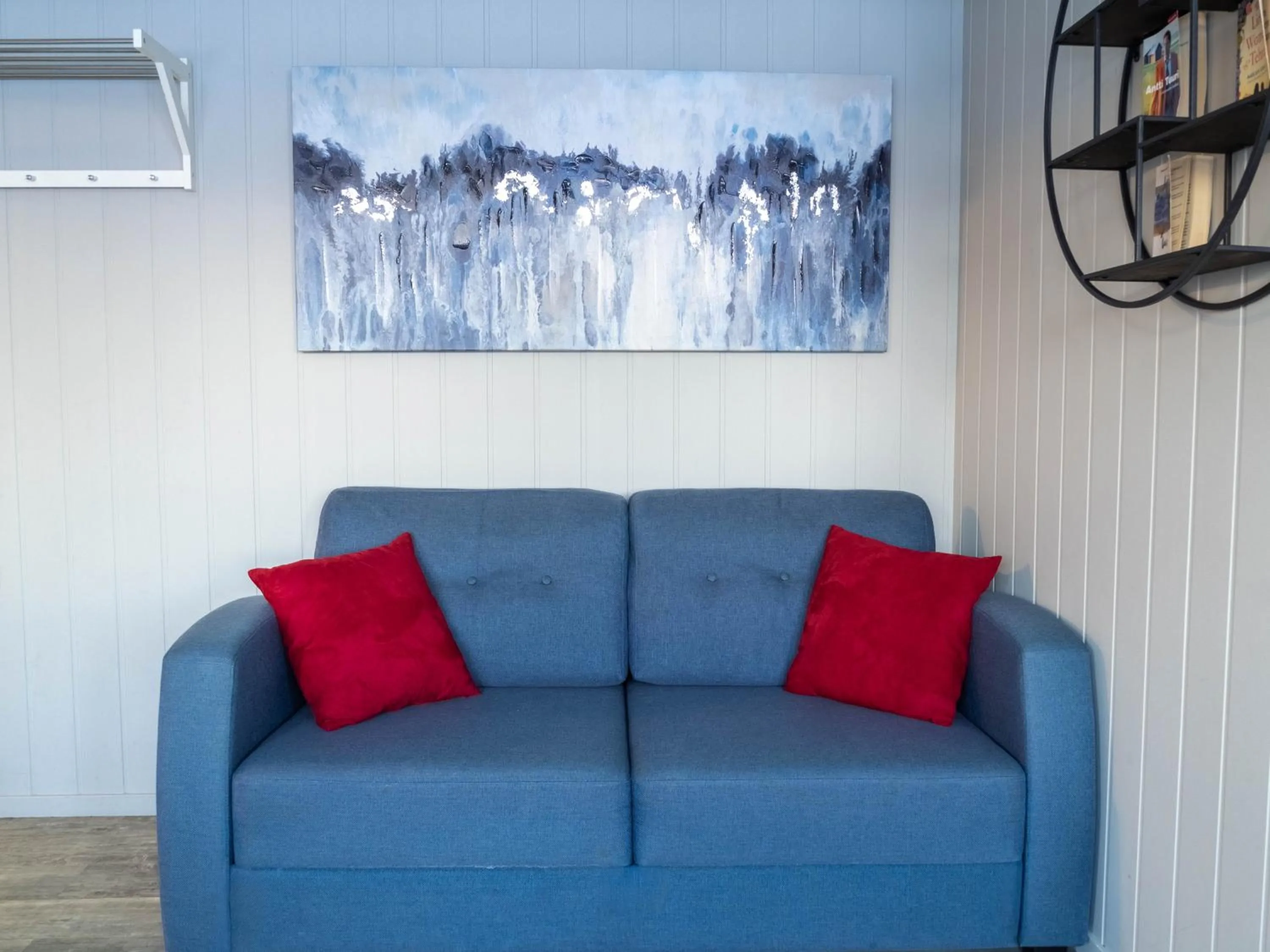 Seating area in Lofoten Bed & Breakfast Reine - Rooms & Apartments