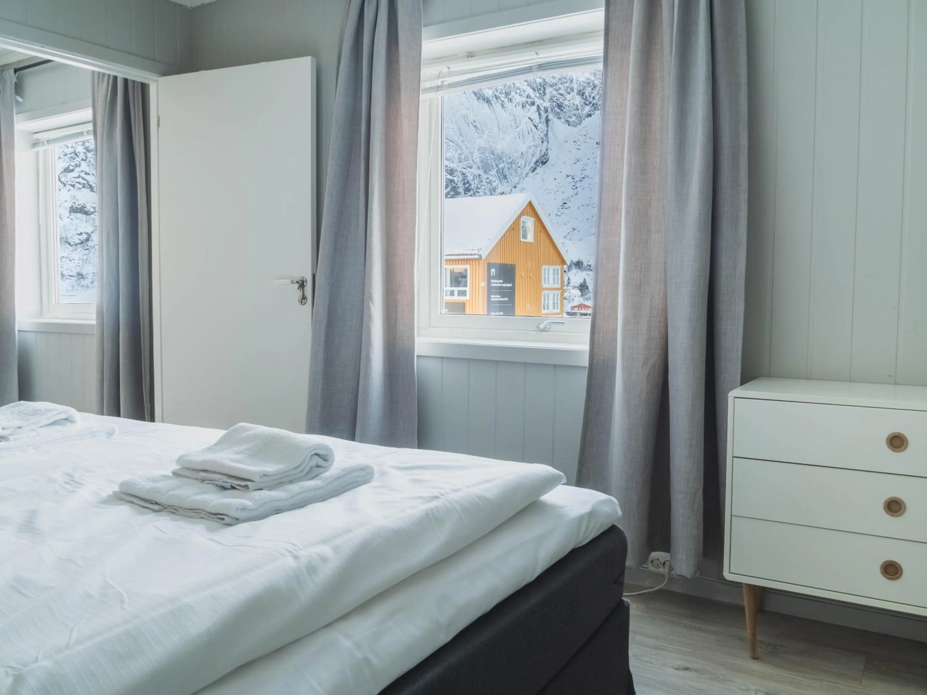 Bed in Lofoten Bed & Breakfast Reine - Rooms & Apartments