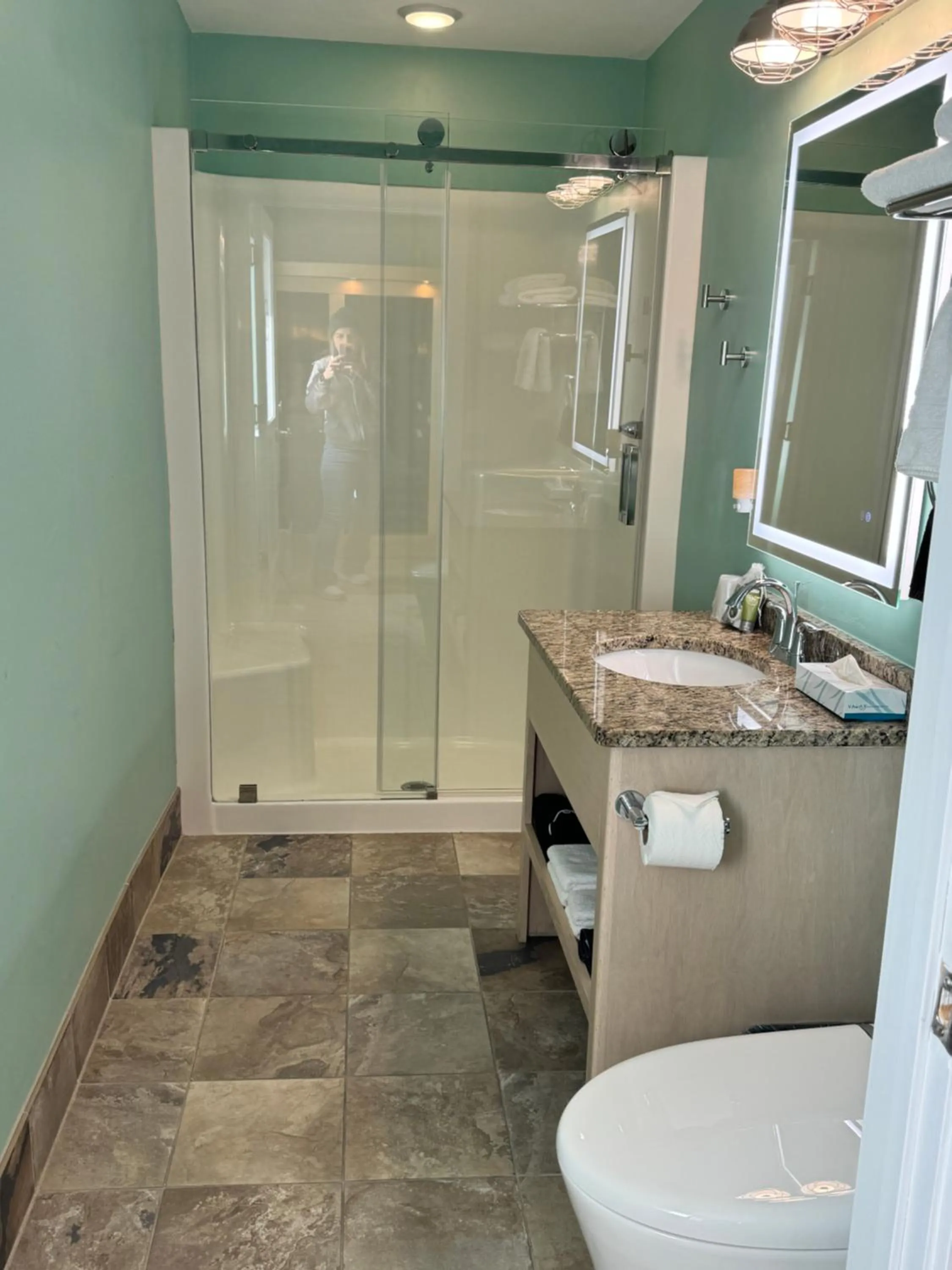 Julie's Park Cafe & Motel