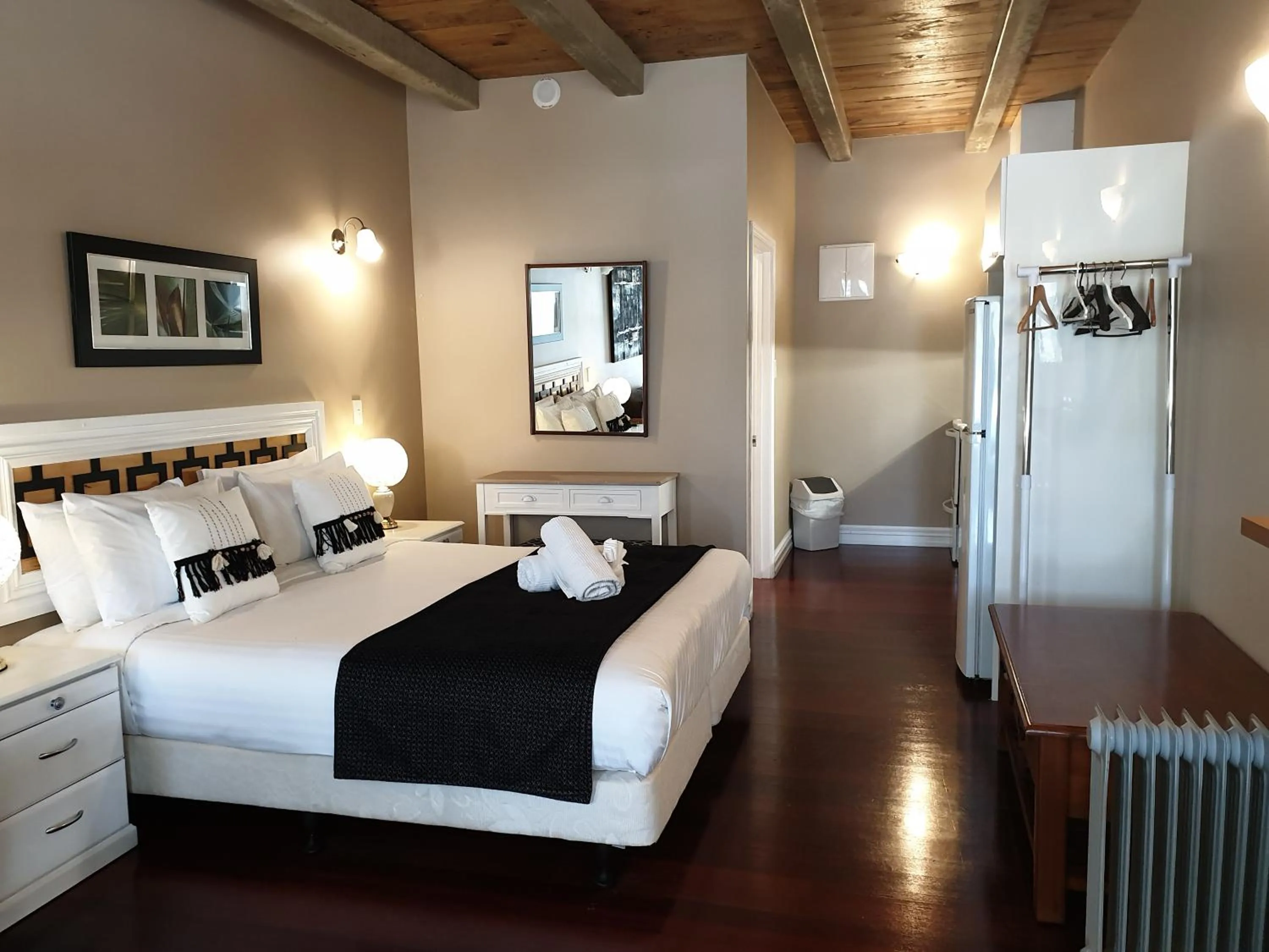 Bed in Seaport Village