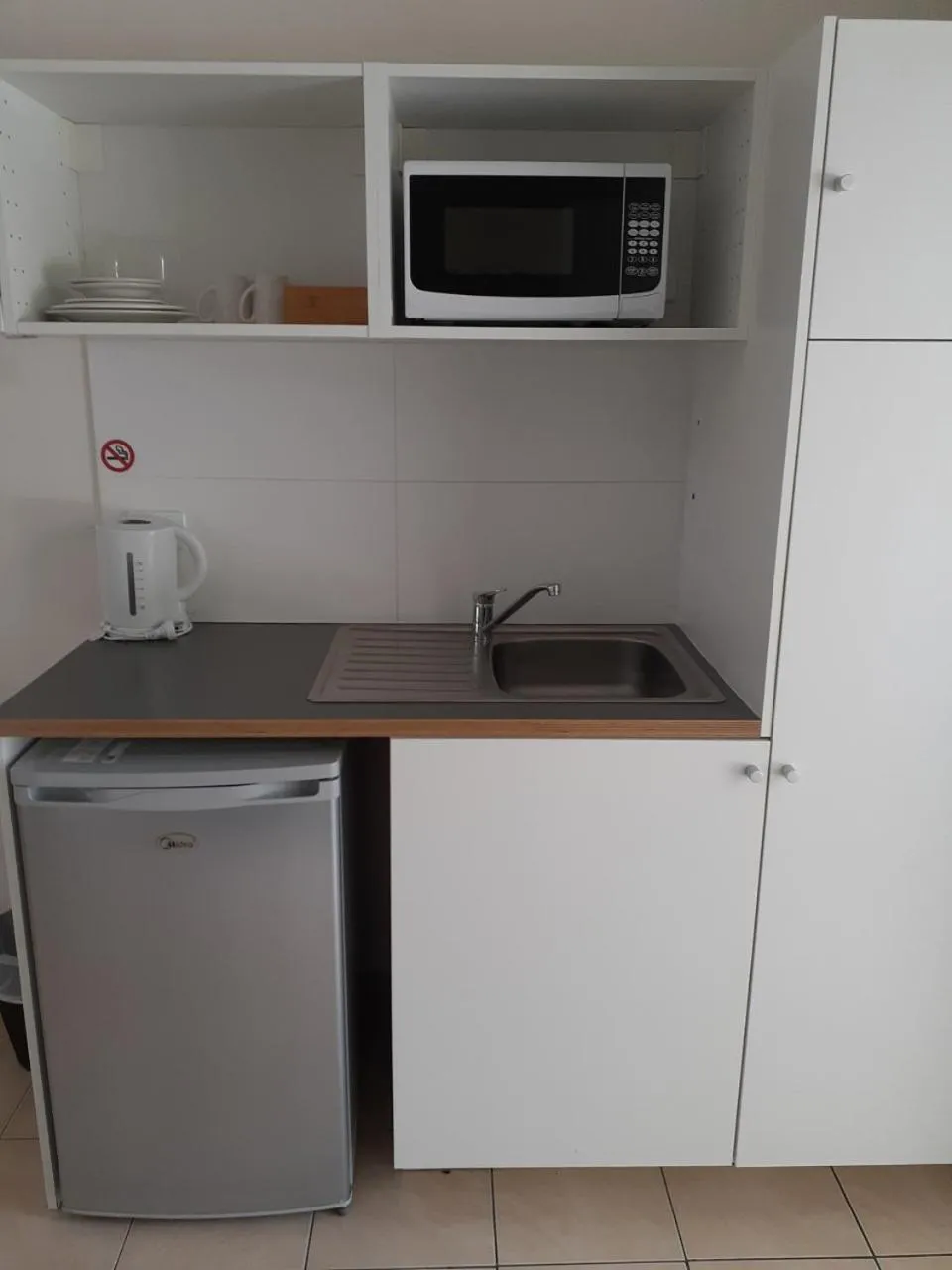 Coffee/tea facilities in Belmont Palms Motel