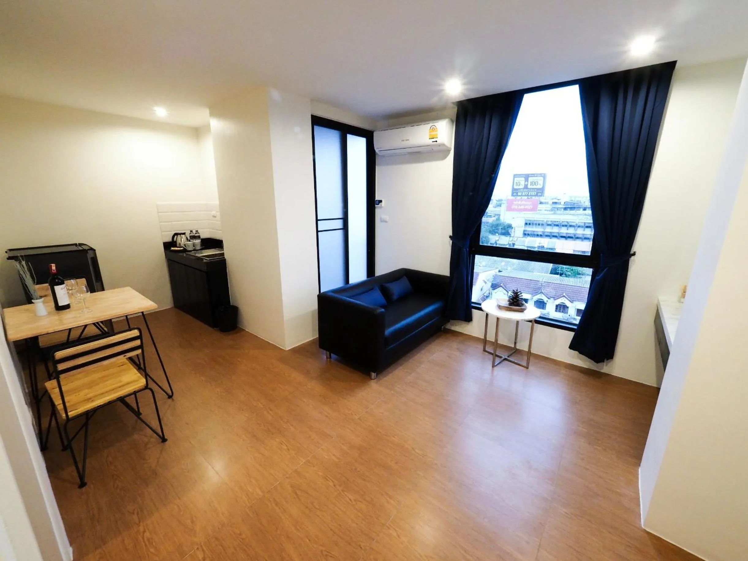 Balcony/Terrace in 130 Hotel & Residence Bangkok