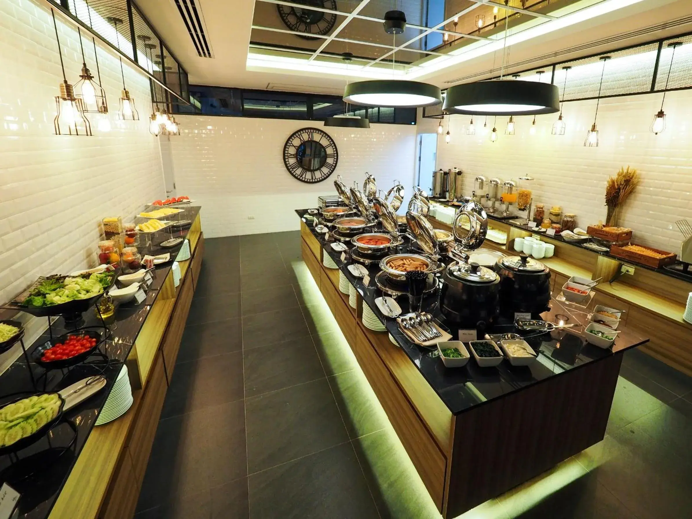 Restaurant/places to eat in 130 Hotel & Residence Bangkok Restaurant/places to eat in 130 Hotel & Residence Bangkok