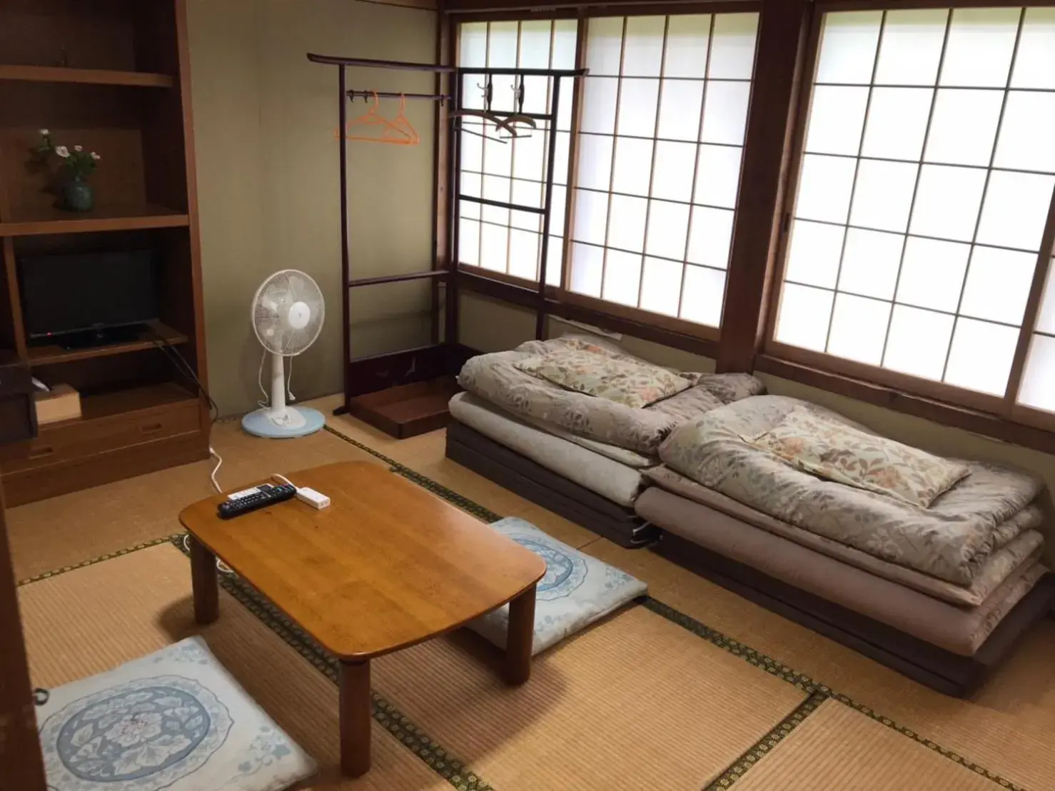 Japanese-Style Standard Twin Room with Shared Bathroom in Minsyuku Koshiyama Japanese-Style Standard Twin Room with Shared Bathroom in Minsyuku Koshiyama