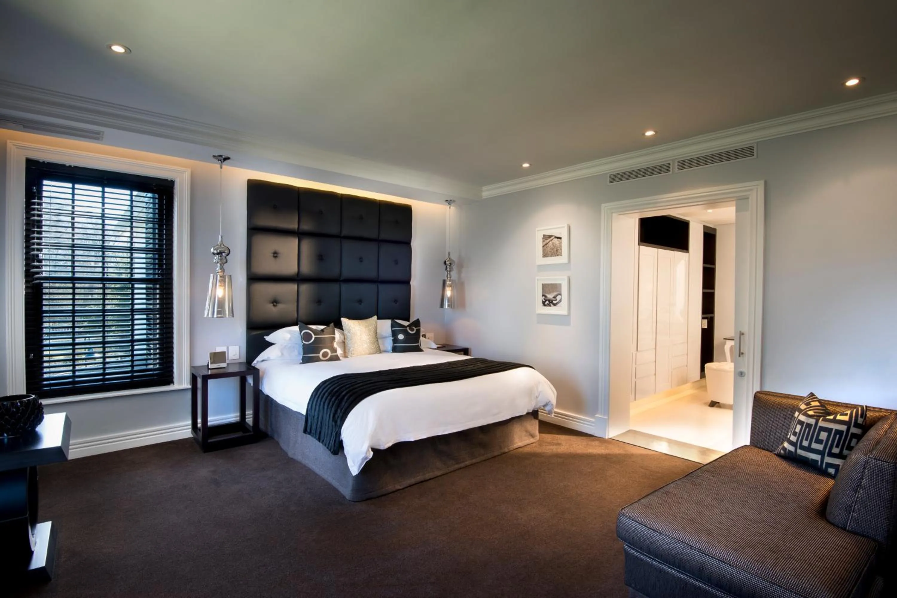 Photo of the whole room, Bed in The Manor House at Fancourt