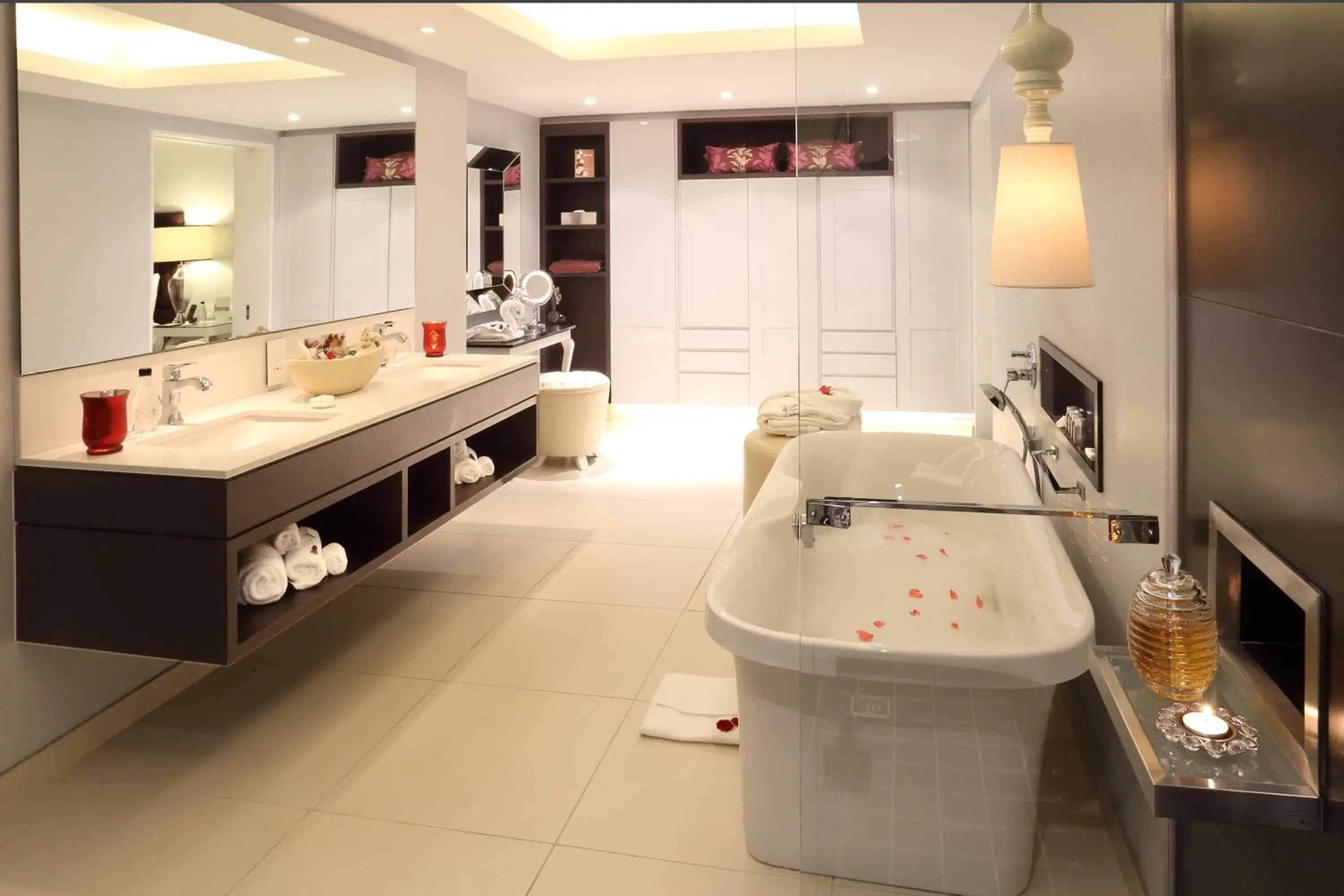 Bathroom in The Manor House at Fancourt Bathroom in The Manor House at Fancourt