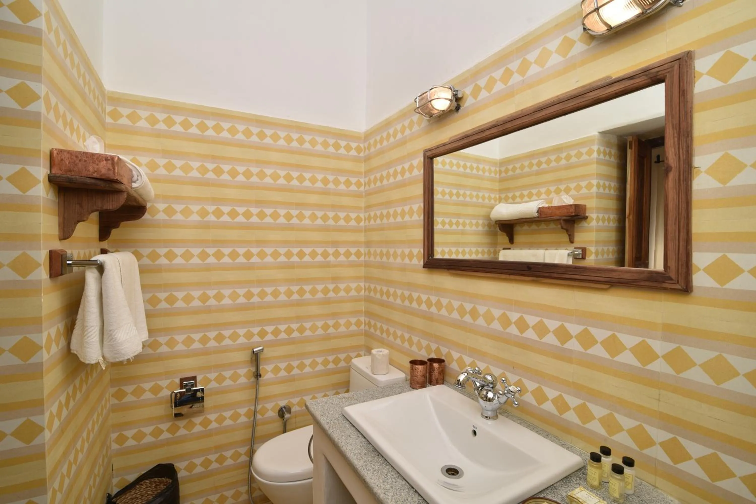 Toilet in Mateus Boutique Hotel