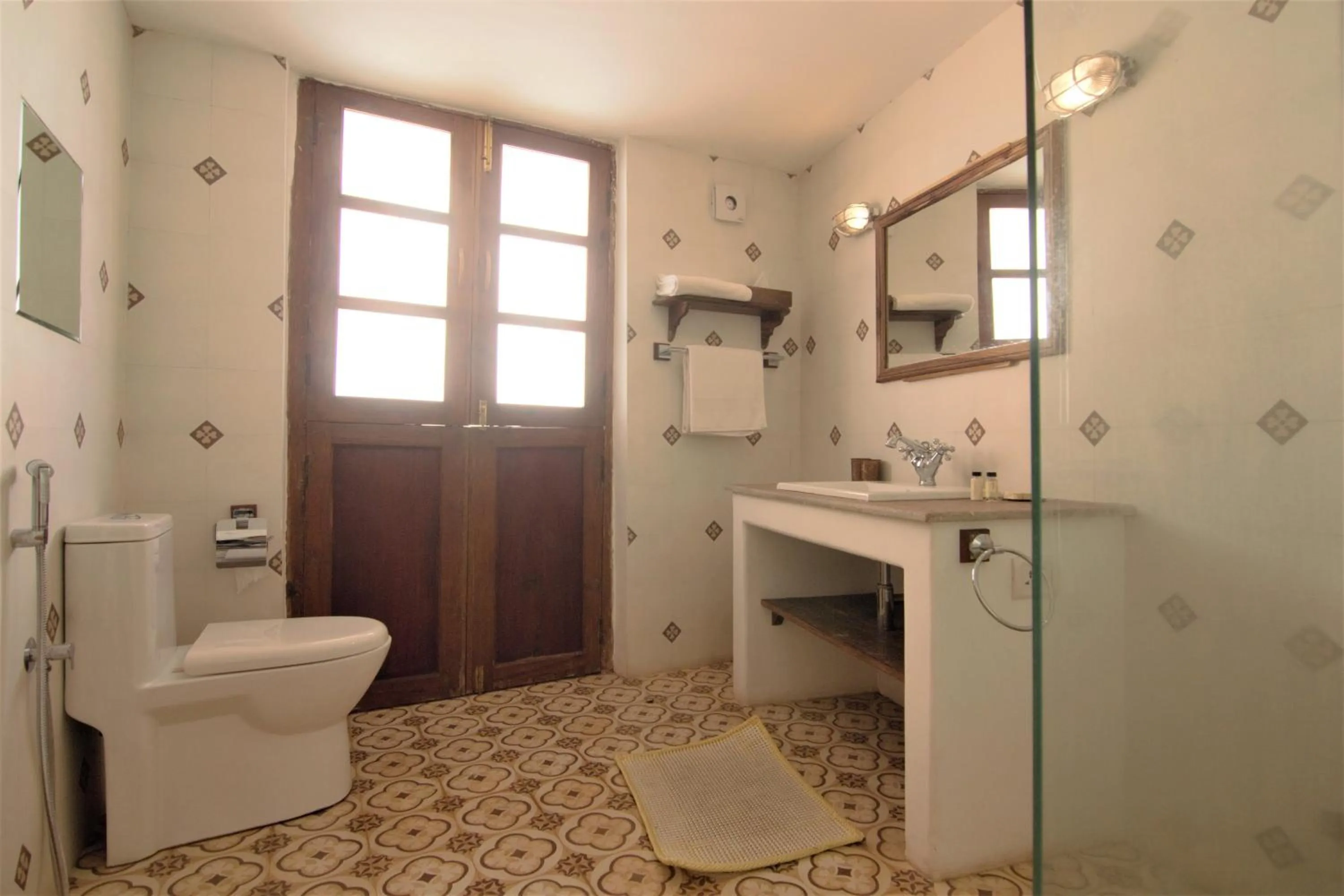 Toilet in Mateus Boutique Hotel