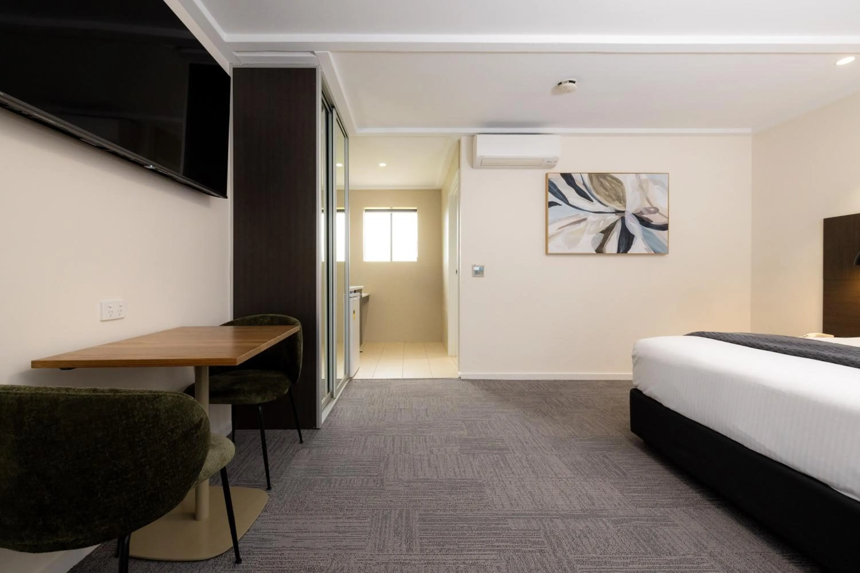 Other, Bed in Mick O'Sheas