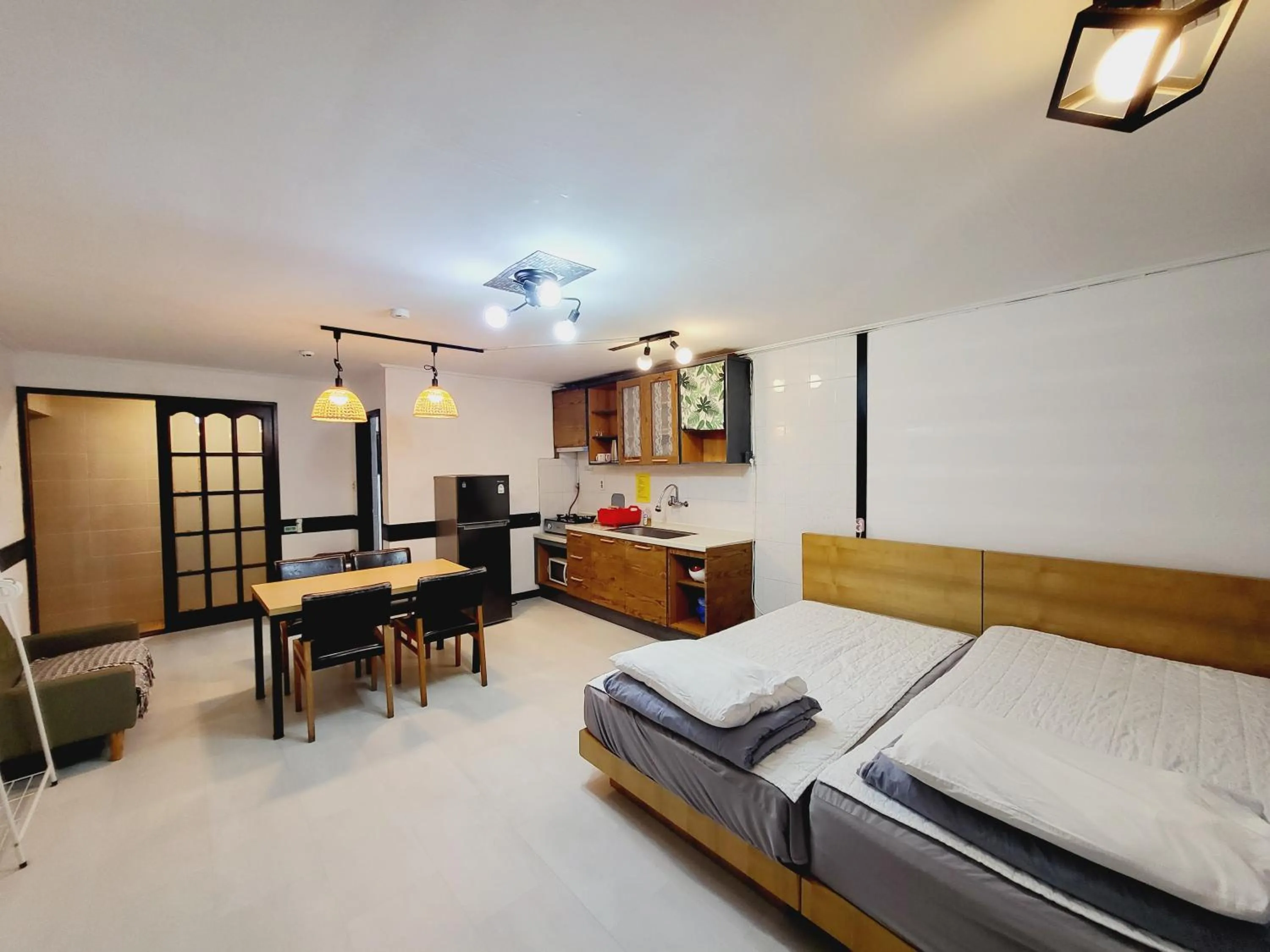 Bed in Morning Beach Pension