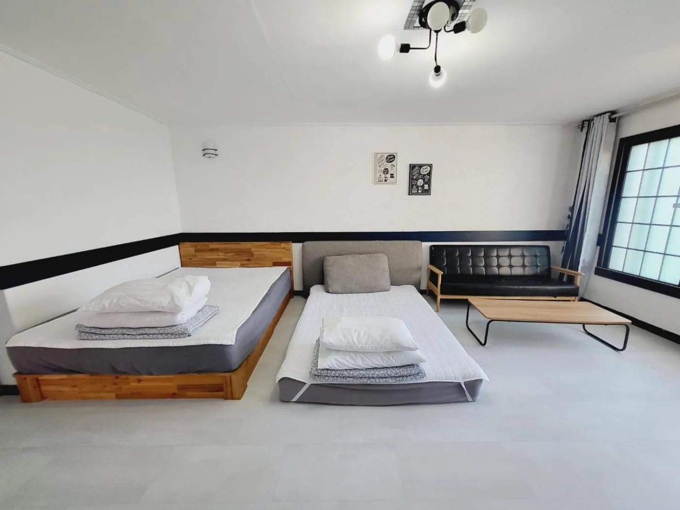 Bed in Morning Beach Pension