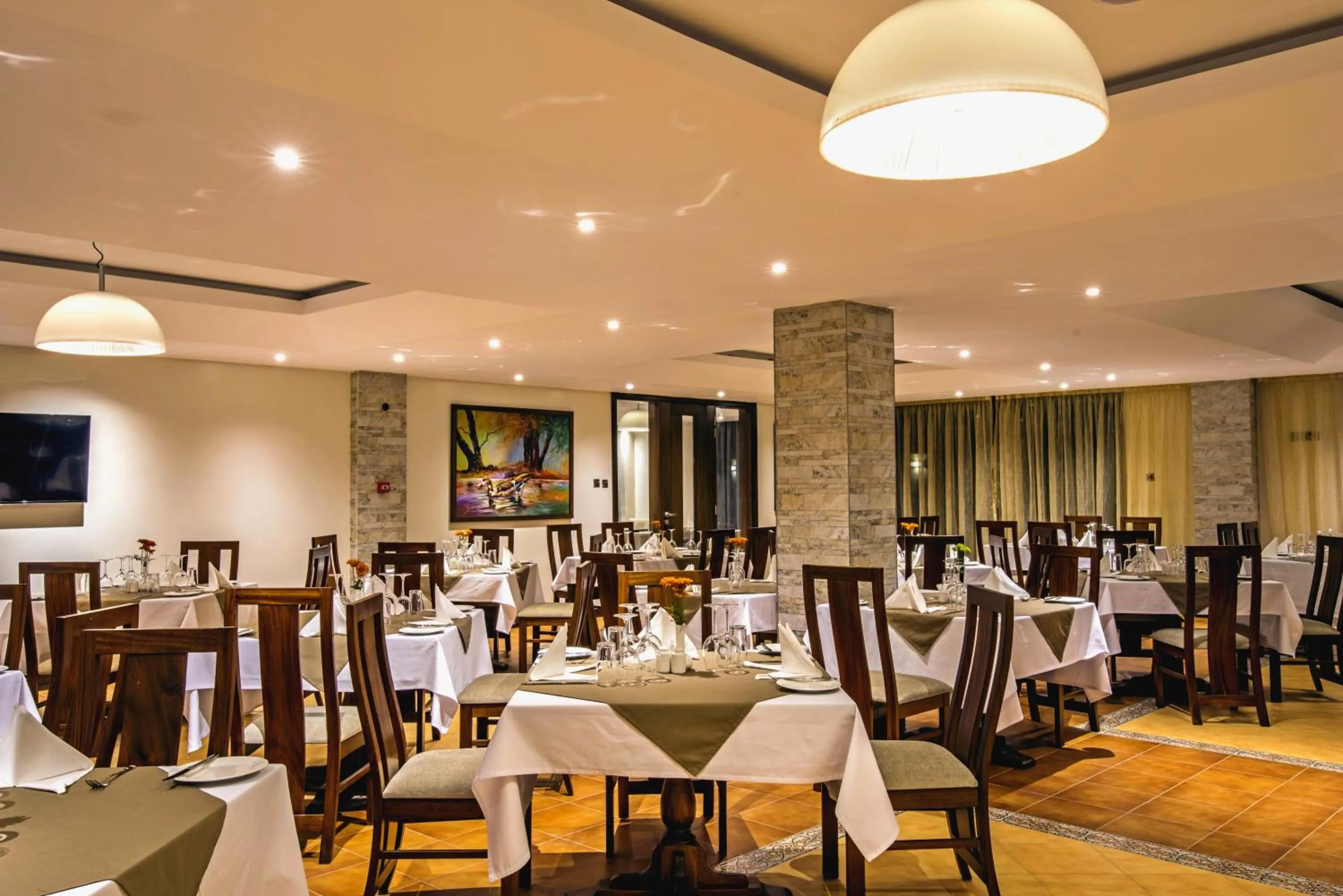 Banquet/Function facilities, Restaurant/Places to Eat in Magna Hotel and Suites