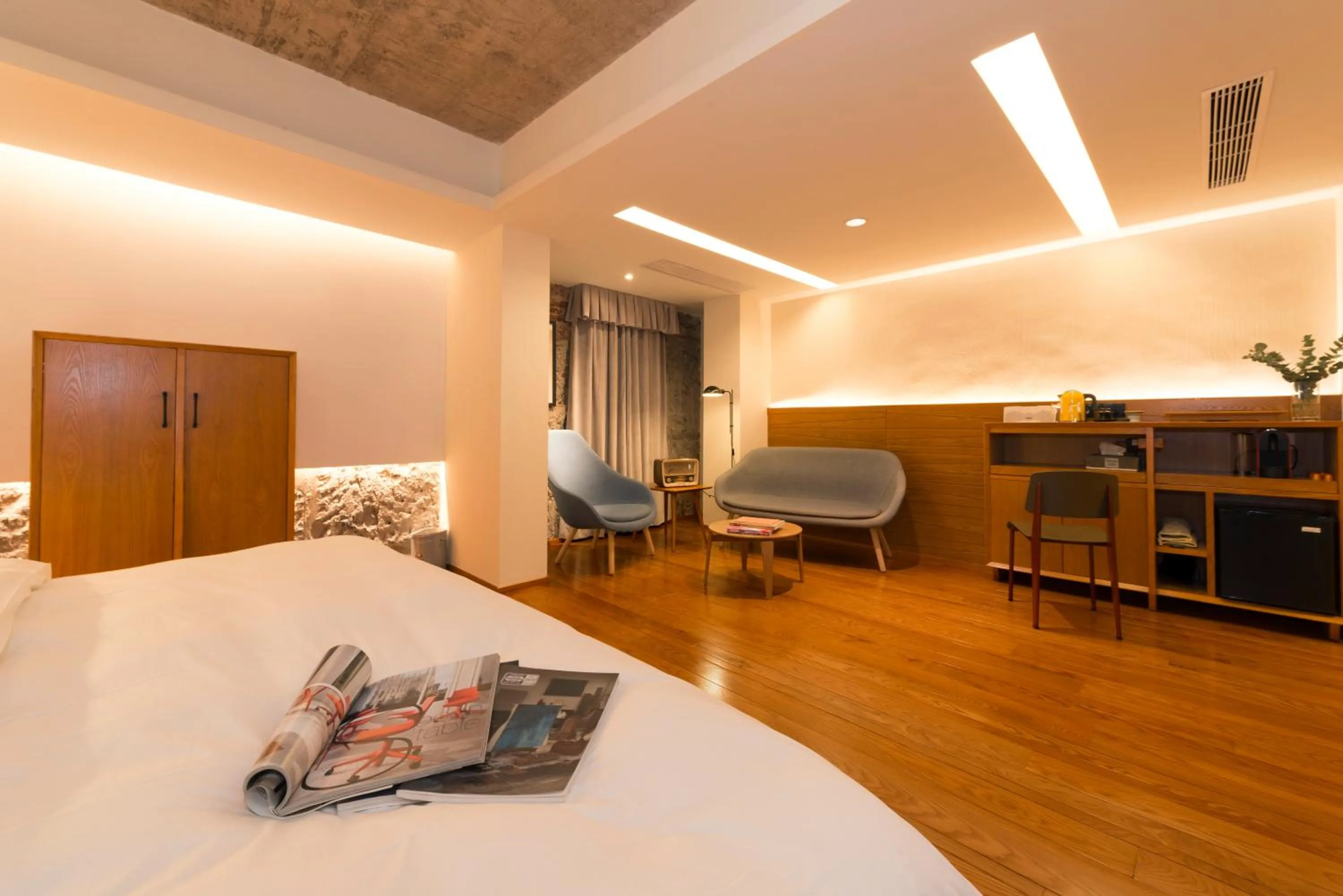 Bedroom, Bed in Zhuhai Bei Shan Ju Art Hotel