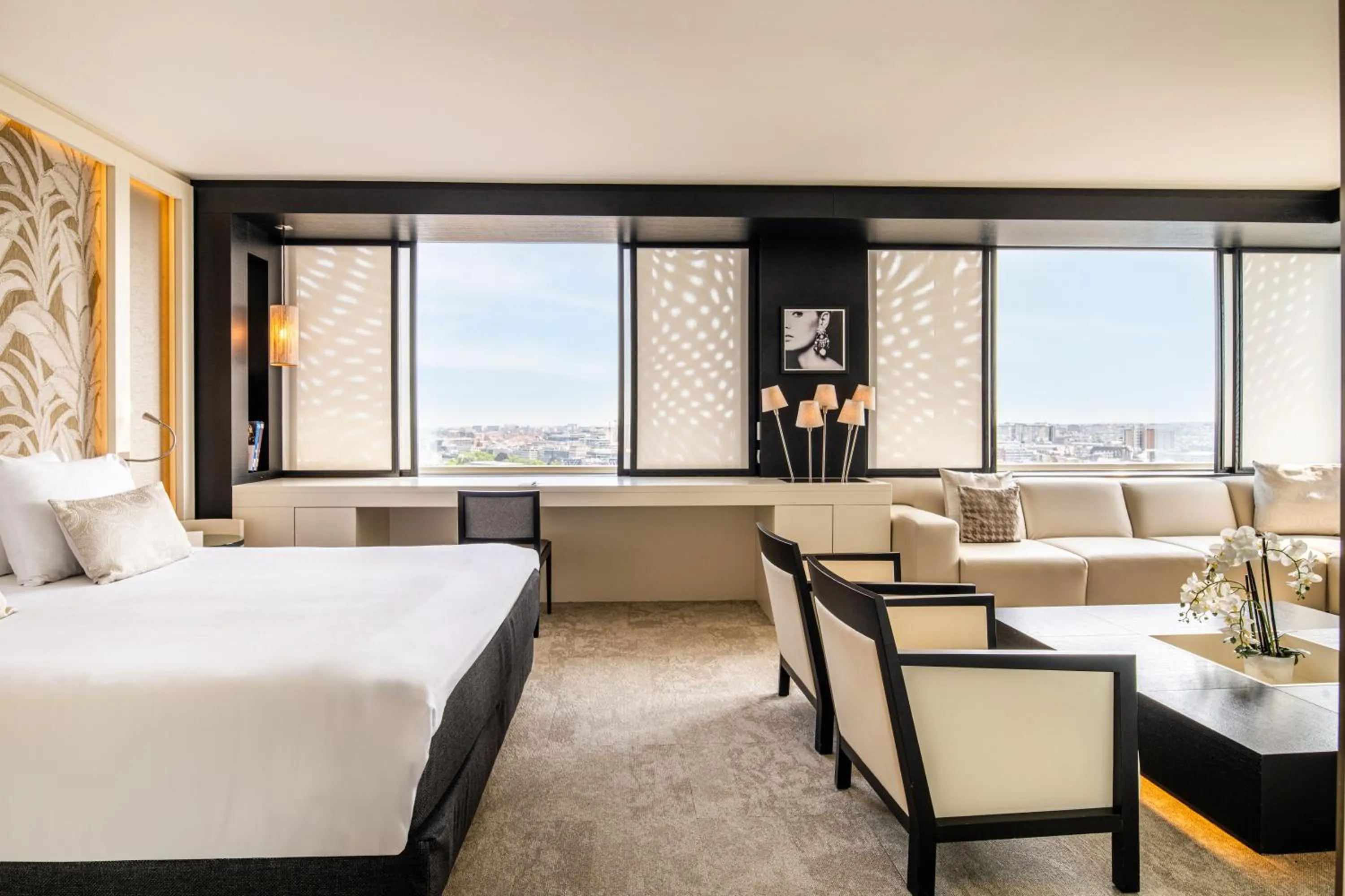 Living room, Bed in The Hotel Brussels