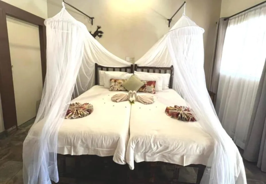 Bedroom, Bed in Thebe River Safaris