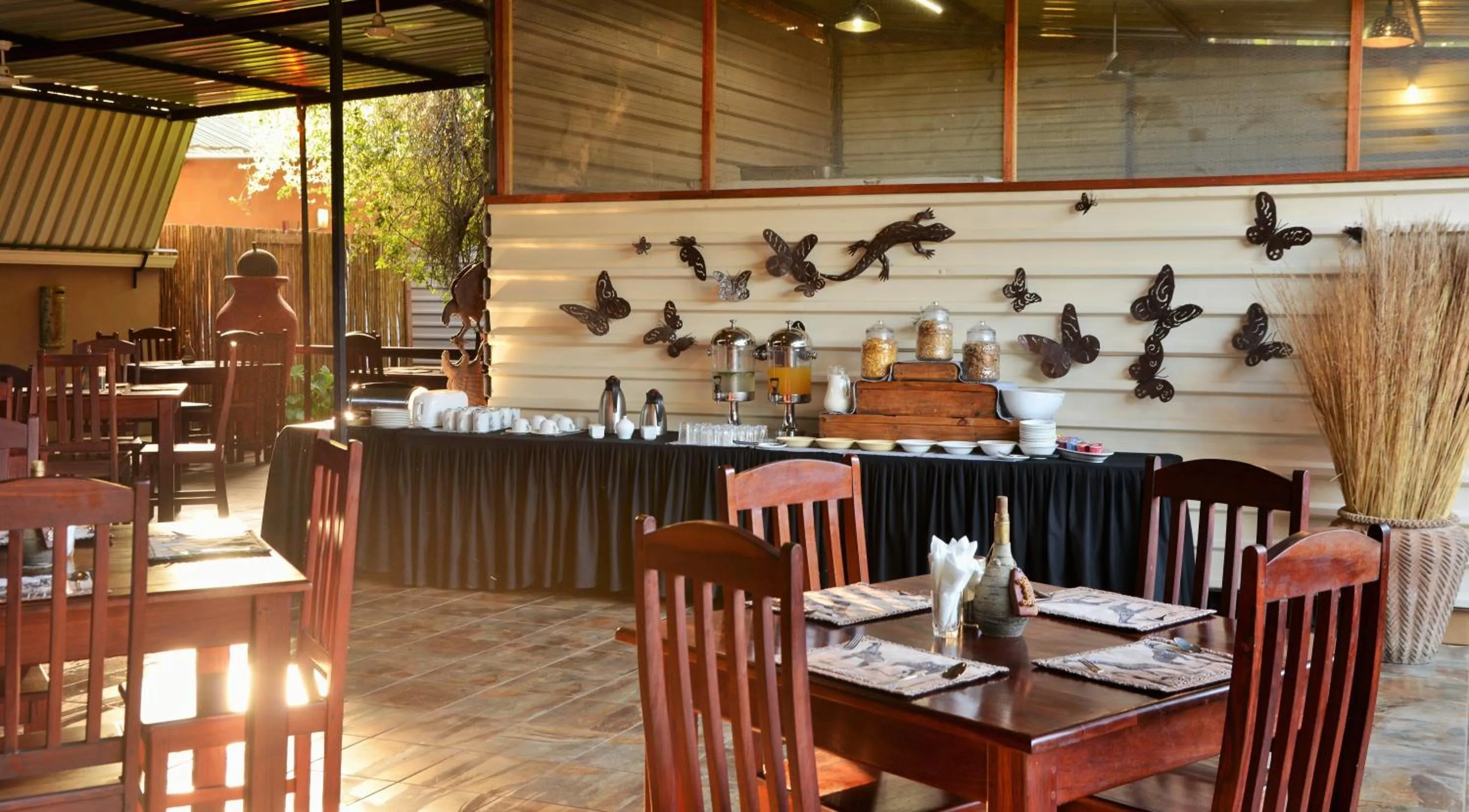 Breakfast in Thebe River Safaris