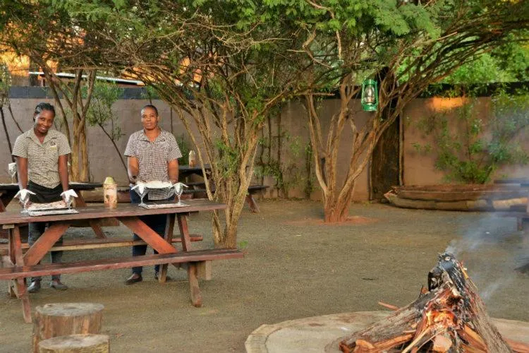 Restaurant/places to eat in Thebe River Safaris
