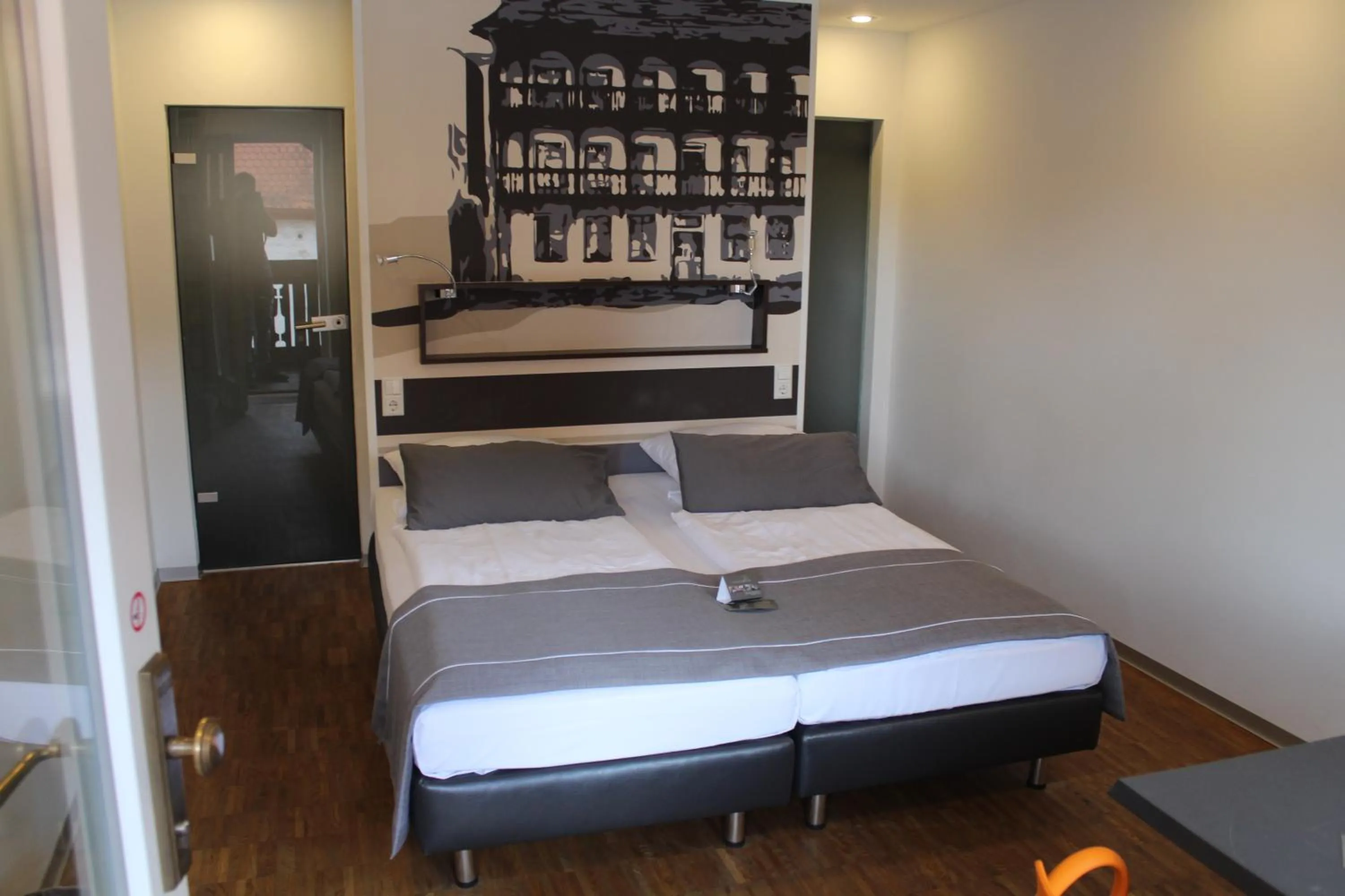 Photo of the whole room, Bed in Apart-Hotel Heiligenthaler Hof