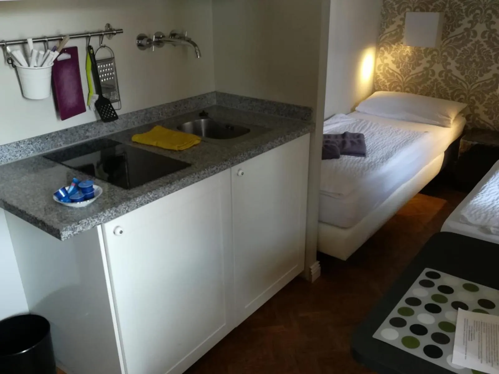 Kitchen or kitchenette, Bed in Apart-Hotel Heiligenthaler Hof