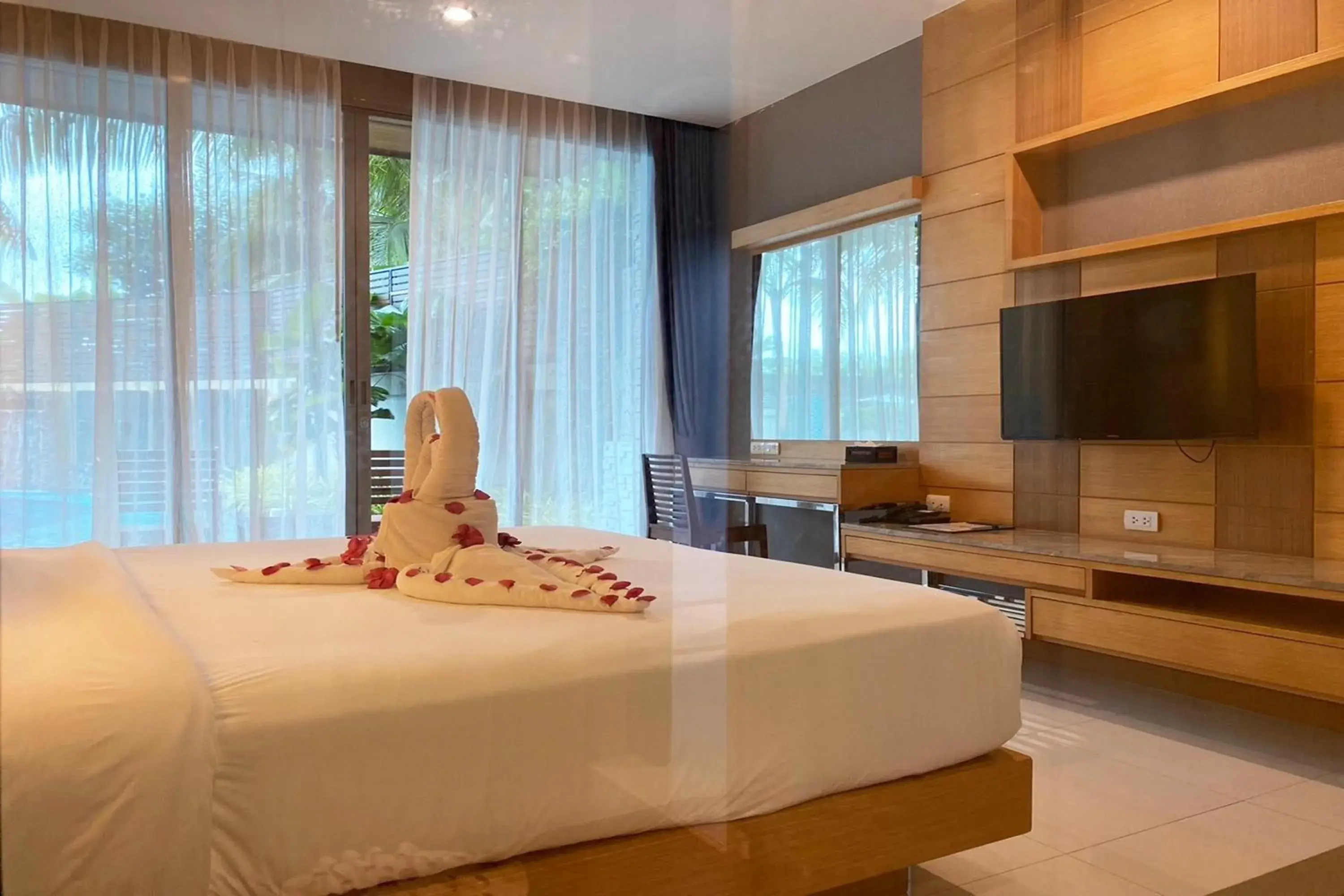 Bedroom, Bed in Aqua Resort SHA Plus Bedroom, Bed in Aqua Resort SHA Plus