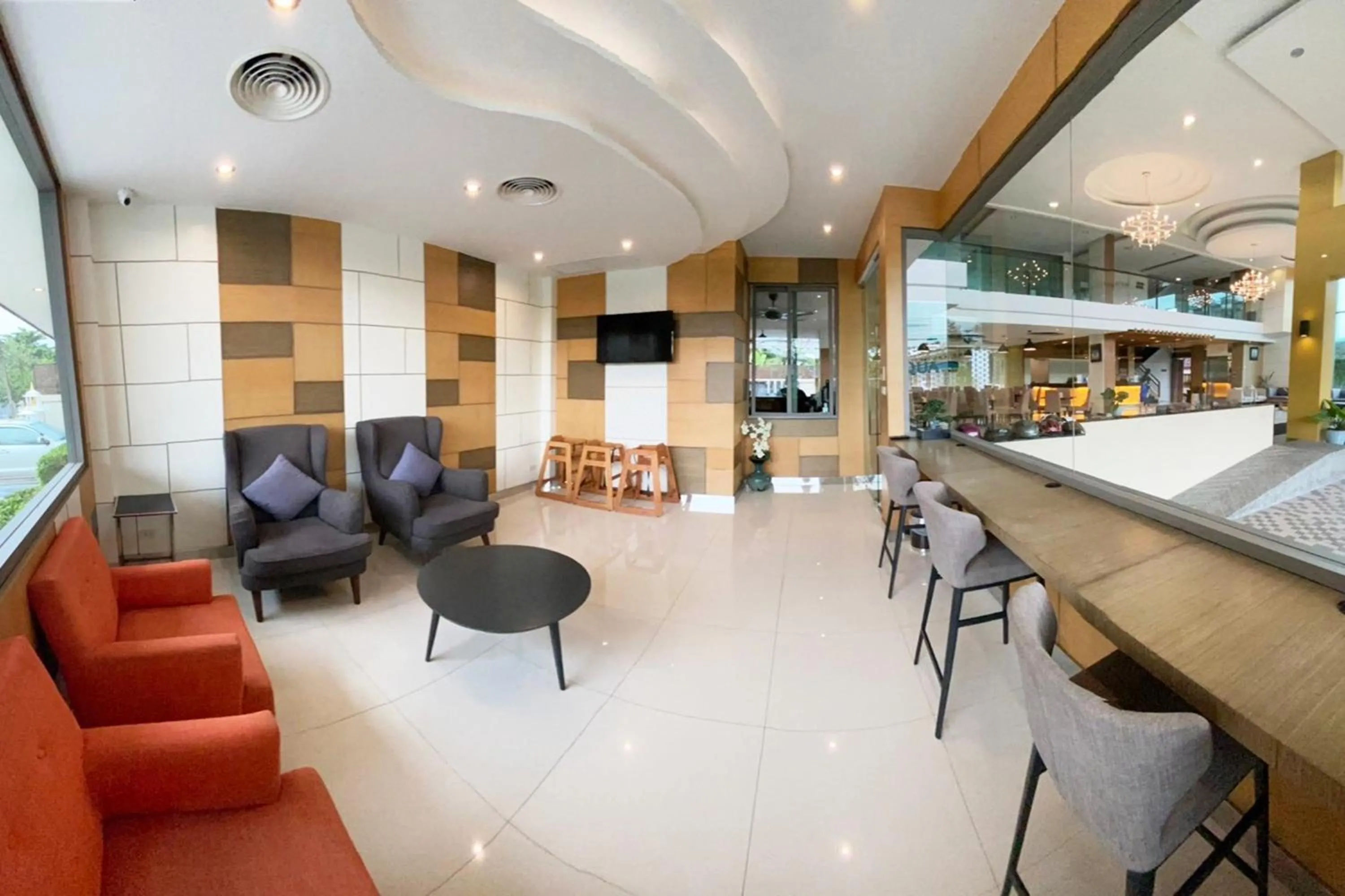 Seating area in Aqua Resort Phuket - Near Beach and Chalong Pier