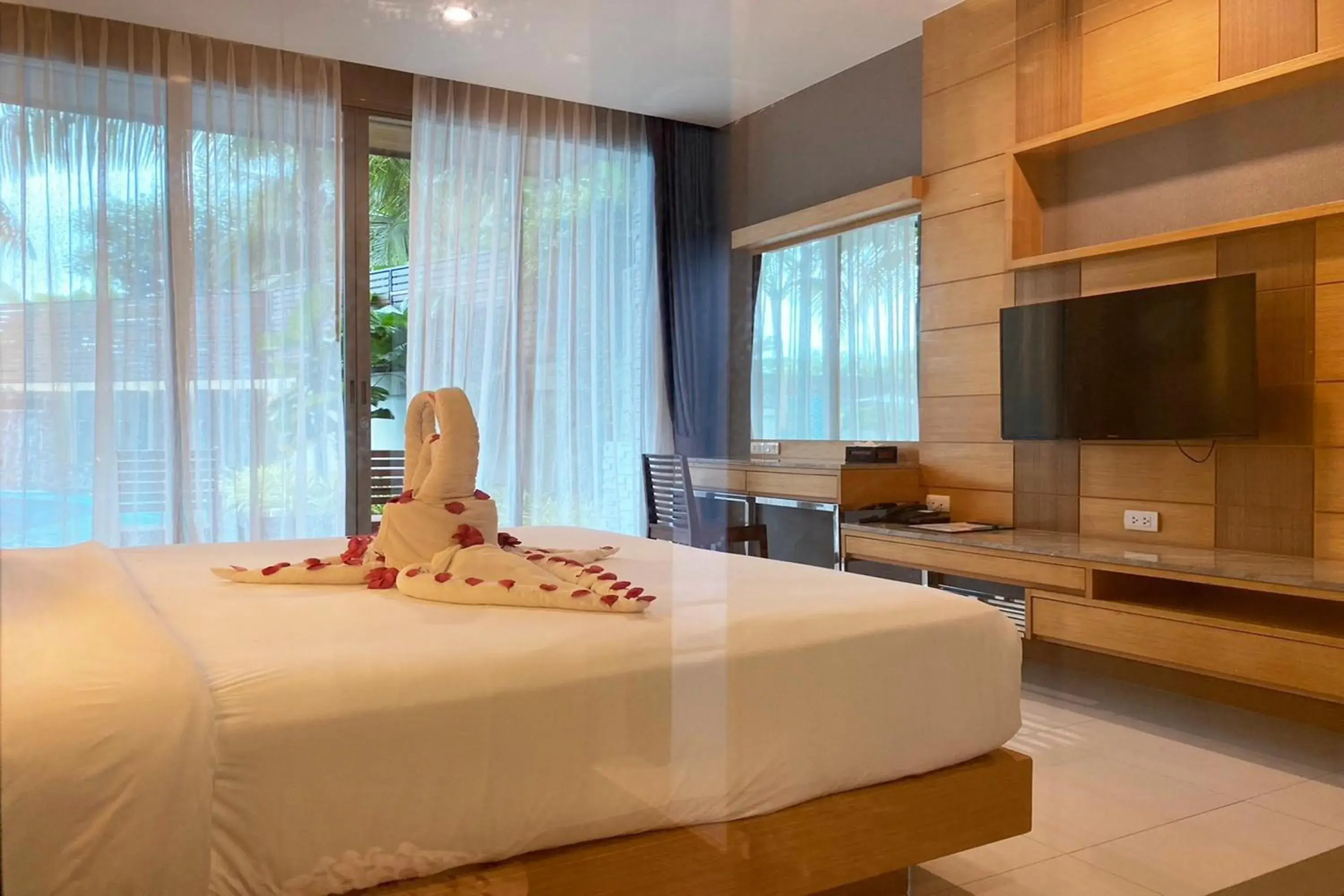 Bedroom, Bed in Aqua Resort SHA Plus Bedroom, Bed in Aqua Resort SHA Plus