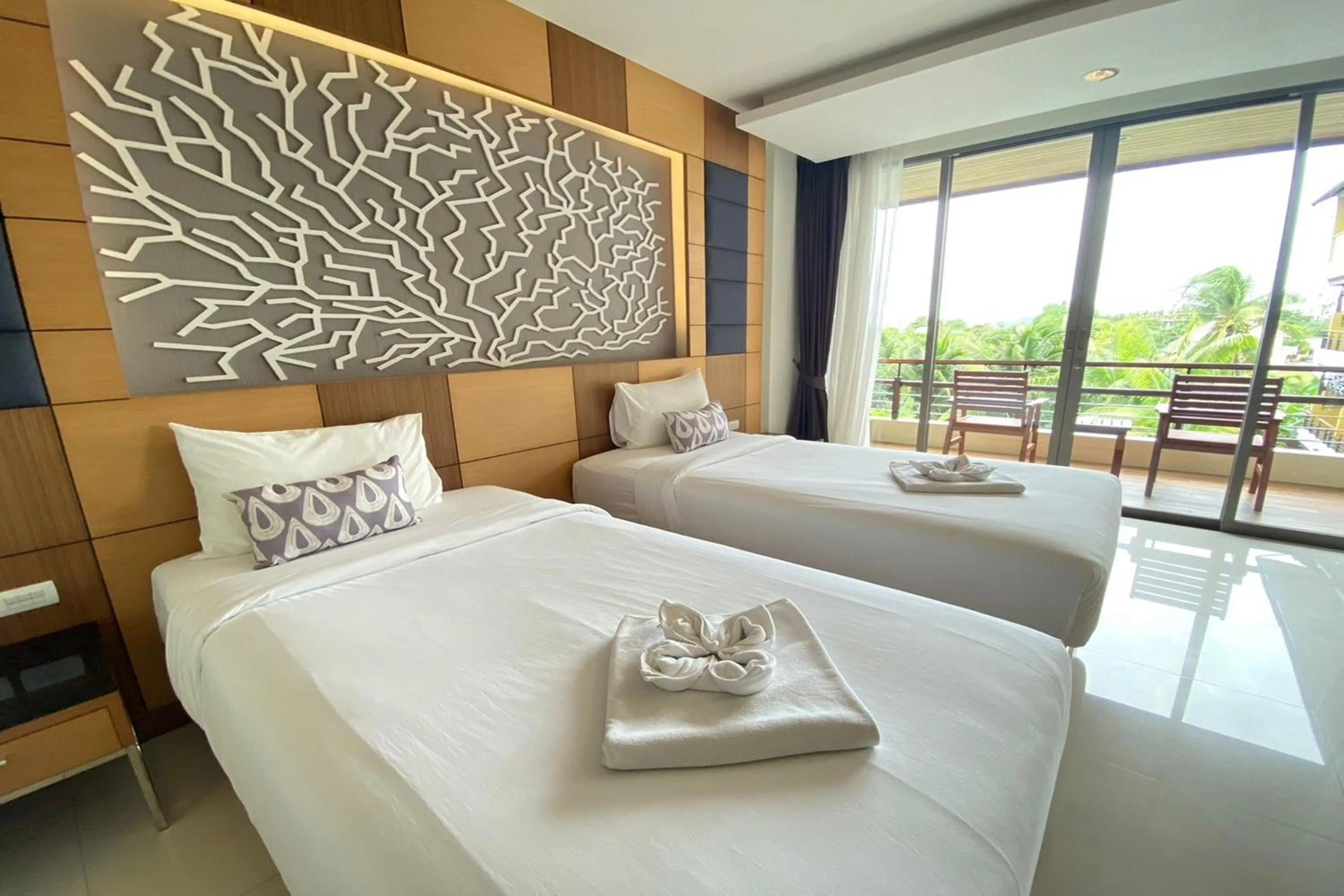 Bedroom, Bed in Aqua Resort Phuket - Near Beach and Chalong Pier