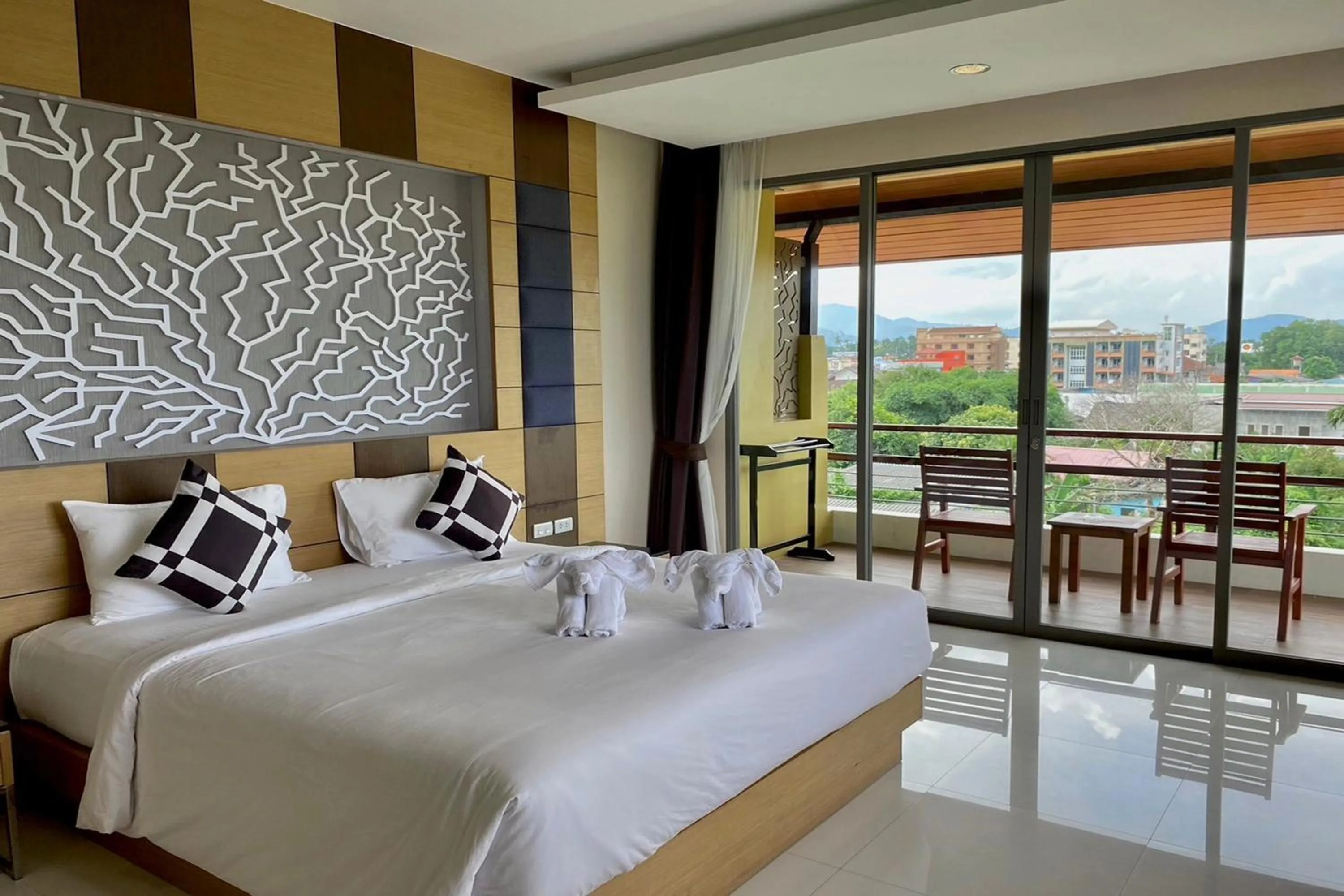 Bedroom, Bed in Aqua Resort Phuket - Near Beach and Chalong Pier
