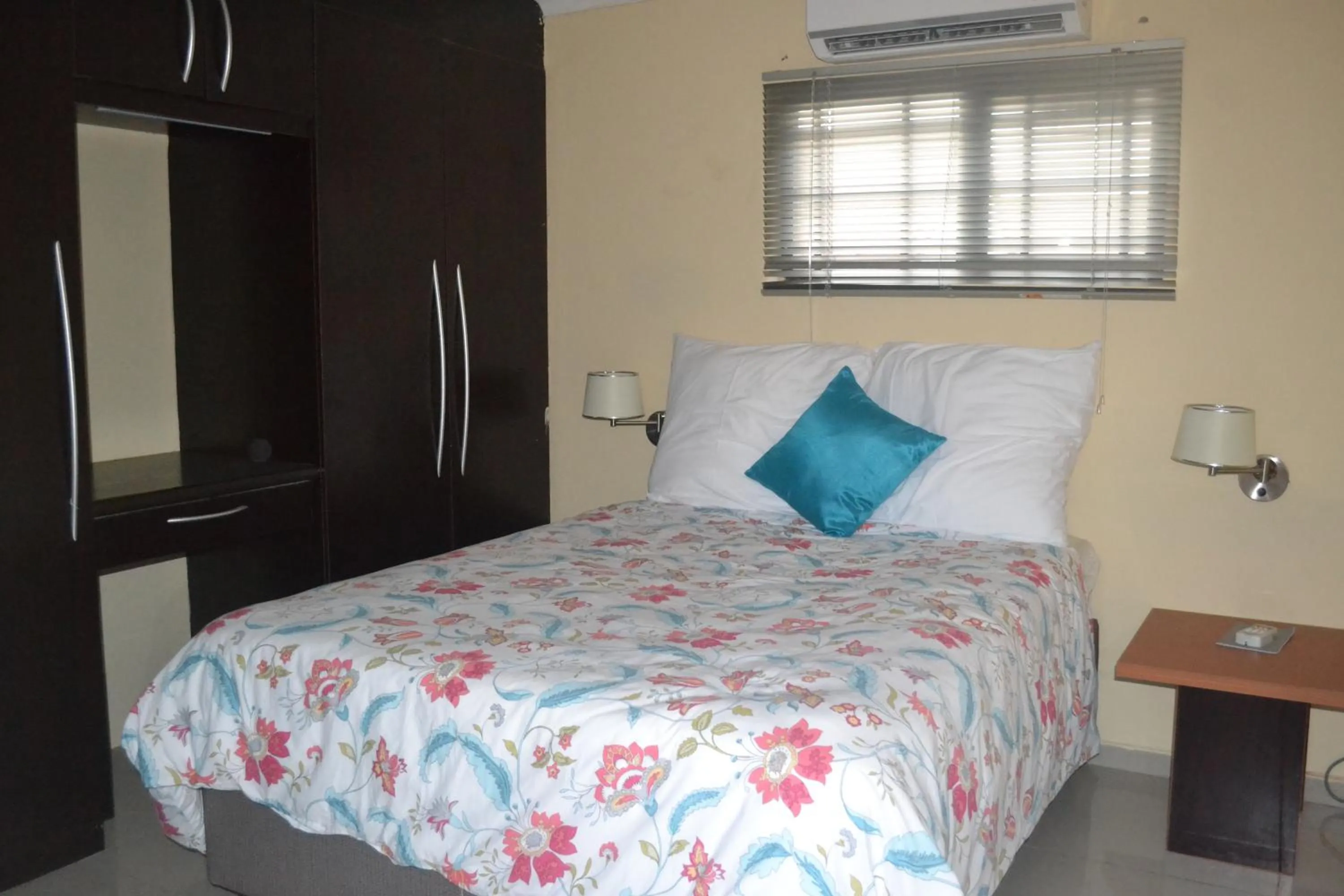 Cycad Lodge