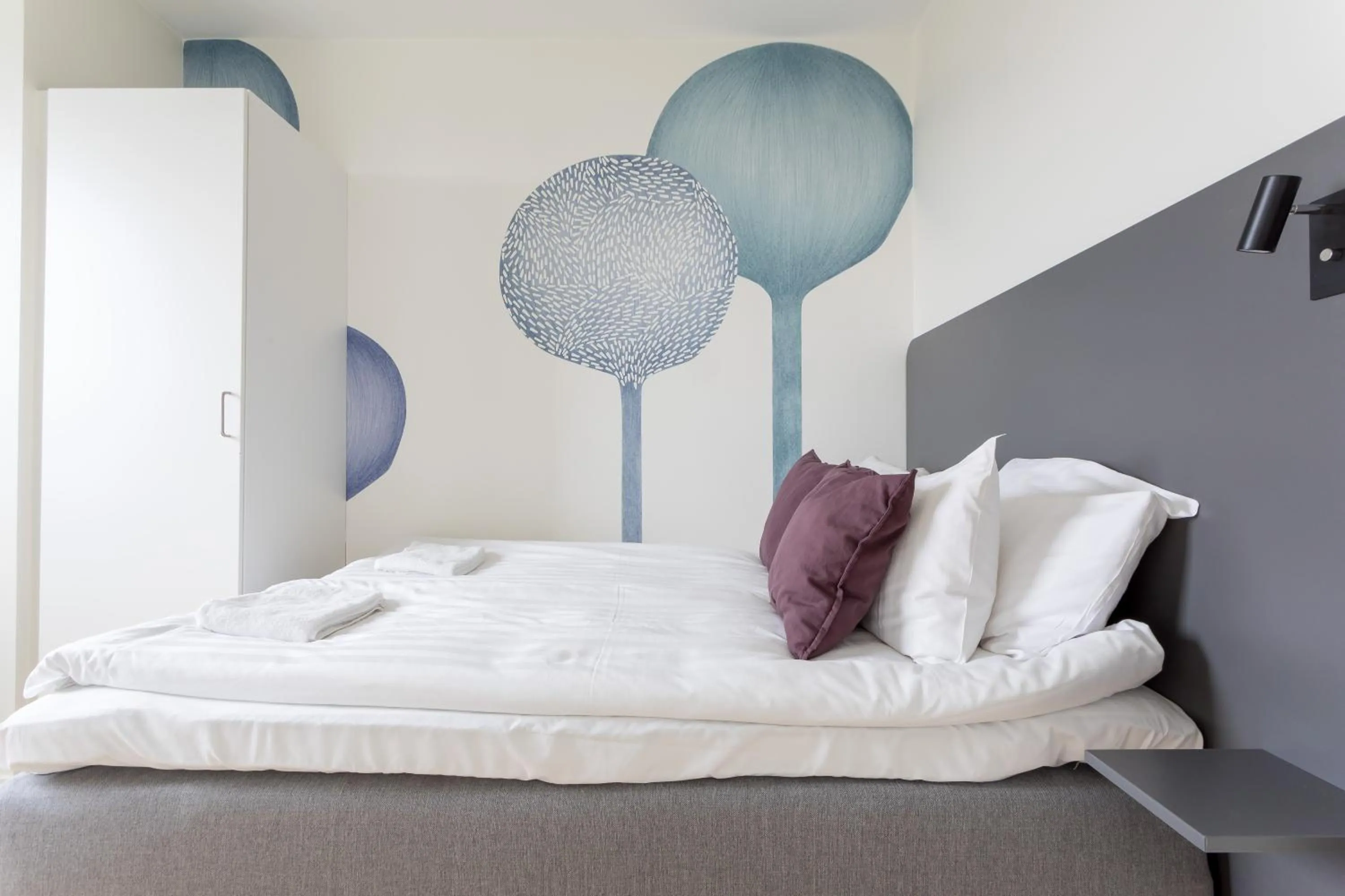 Bed in ApartDirect Linköping Arena