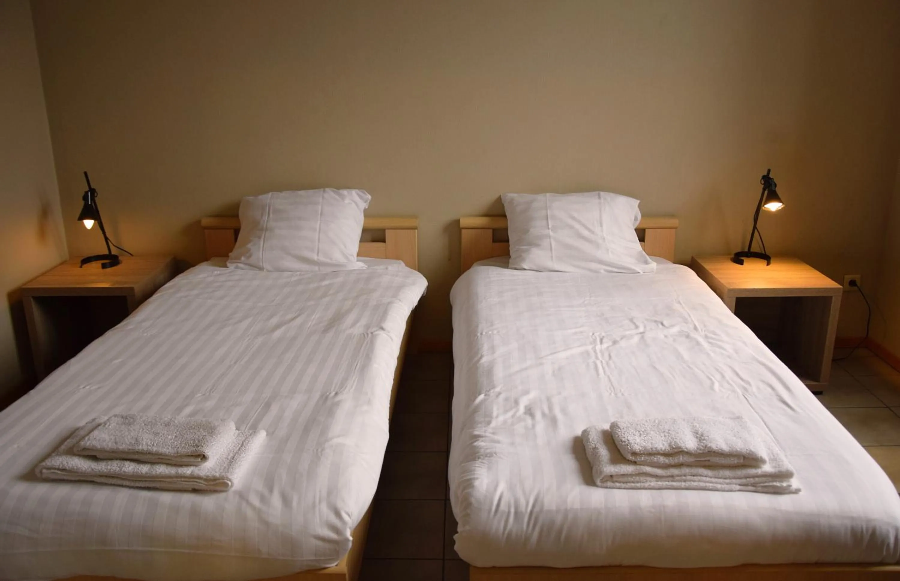 Bed in Condo Gardens Antwerp