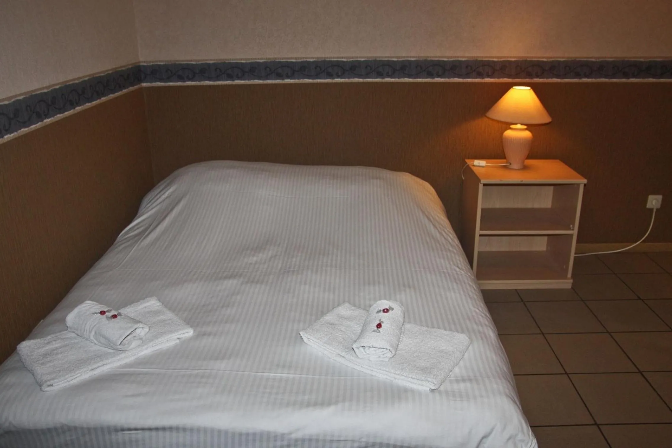 Bed in Condo Gardens Antwerp
