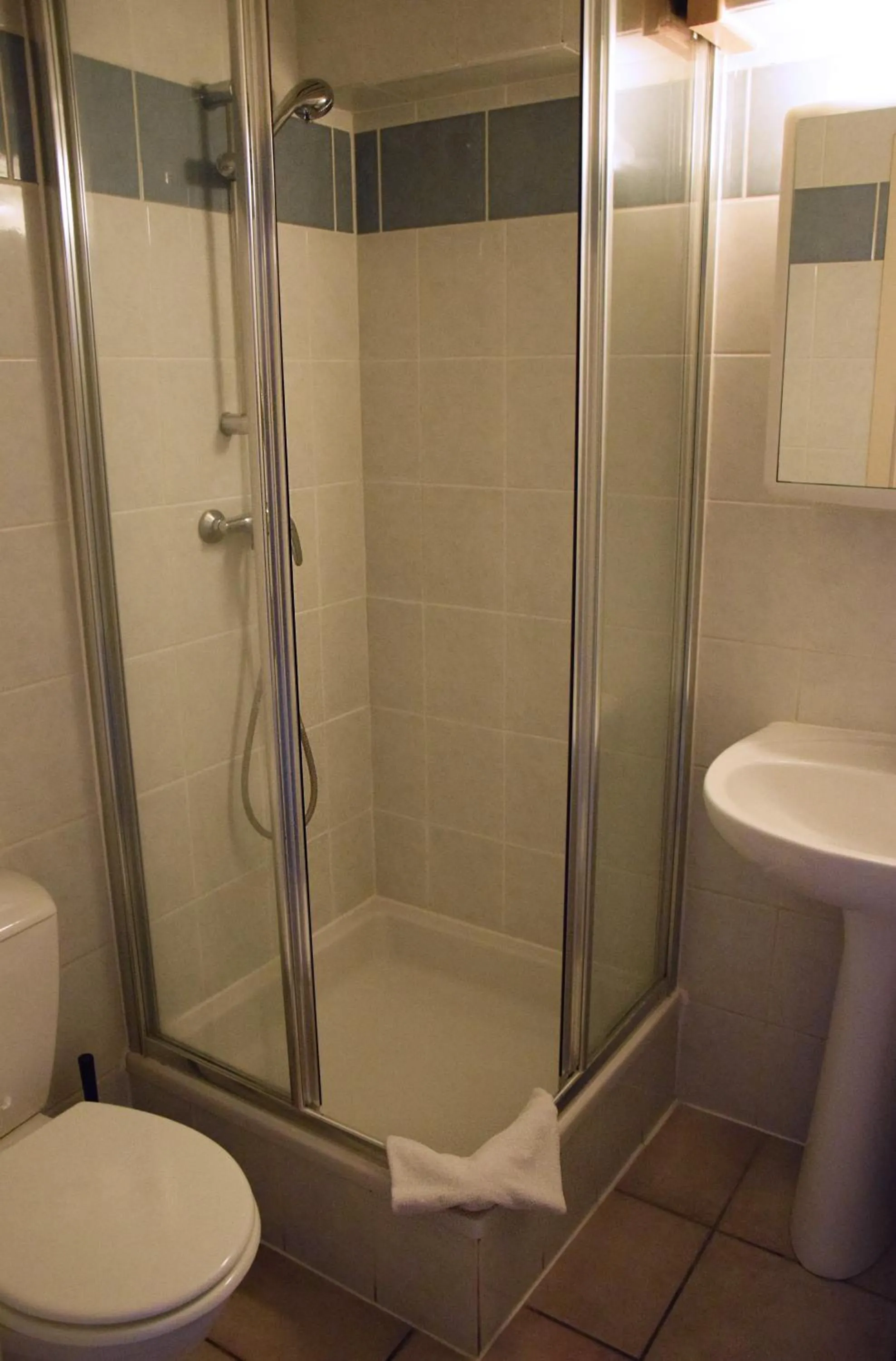 Shower in Condo Gardens Antwerp