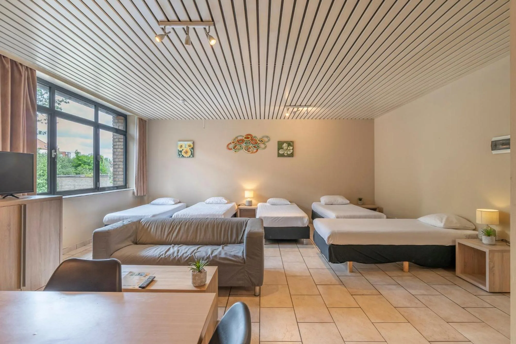 Bed in Condo Gardens Brussels