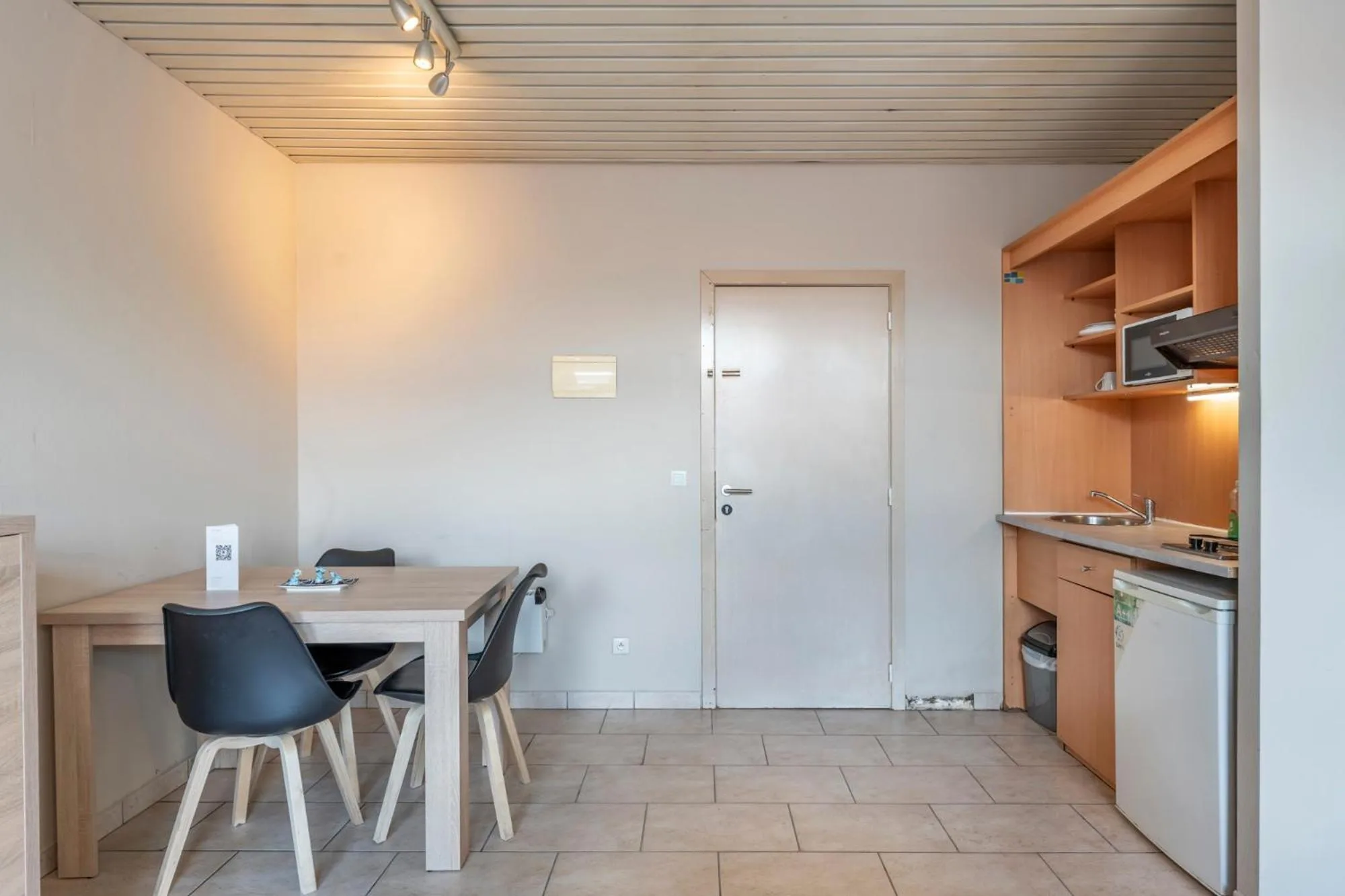 Kitchen or kitchenette in Condo Gardens Brussels