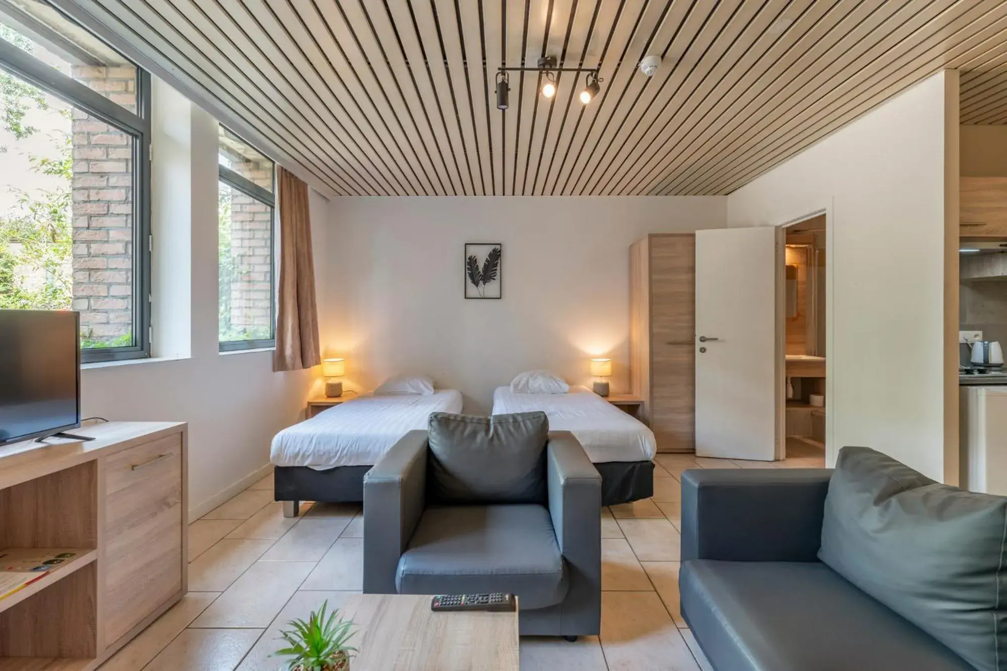 Bed in Condo Gardens Brussels Bed in Condo Gardens Brussels