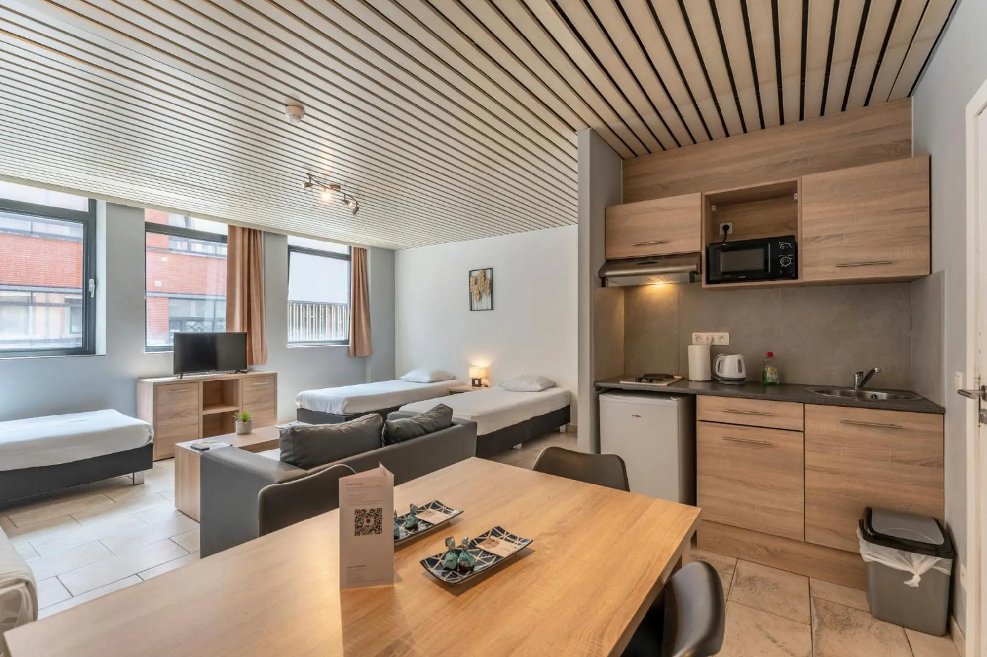 Bed in Condo Gardens Brussels