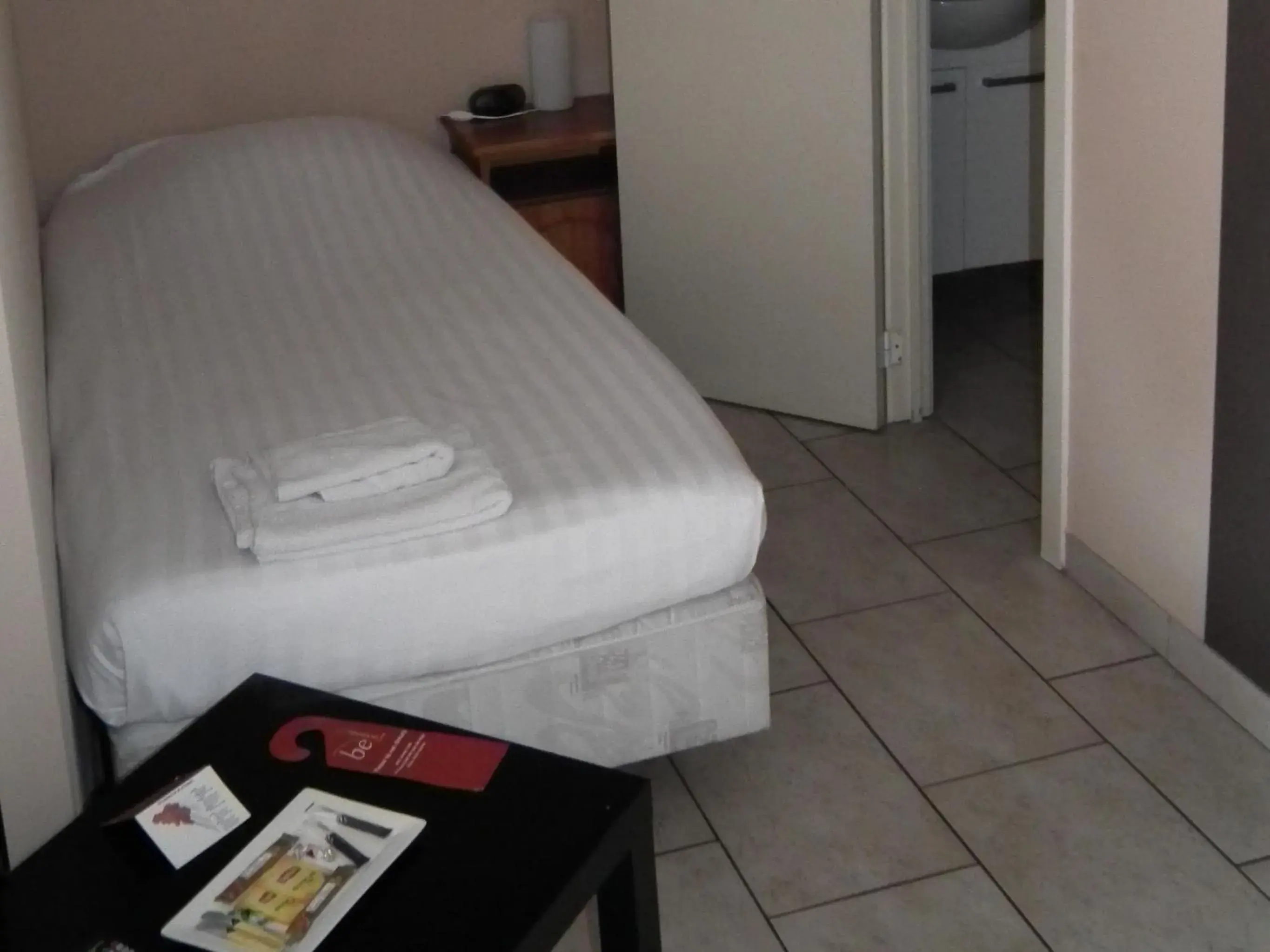 Bed in Condo Gardens Brussels Bed in Condo Gardens Brussels