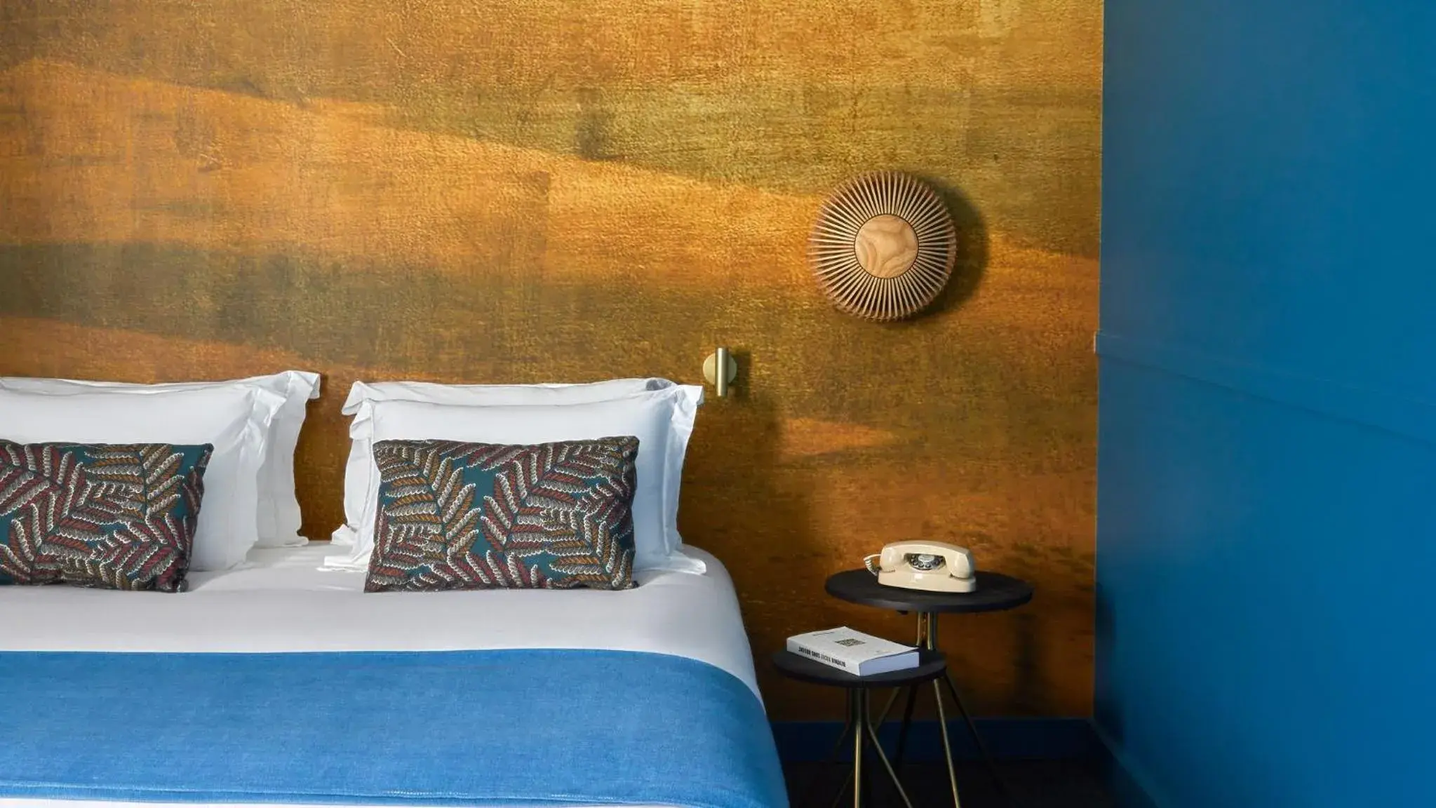 Standard Queen Room - Disability Access in Hotel Indigo Bordeaux Centre Chartrons by IHG Standard Queen Room - Disability Access in Hotel Indigo Bordeaux Centre Chartrons by IHG