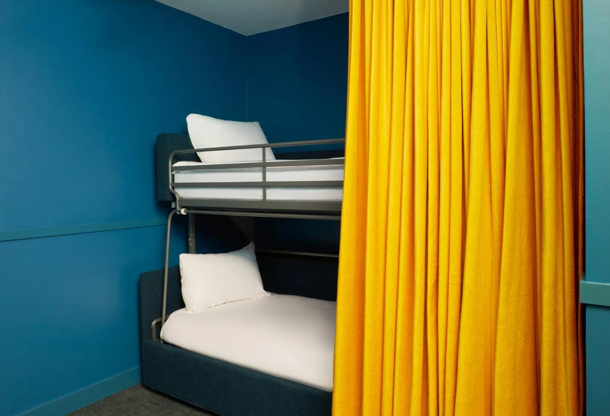 Photo of the whole room, Bed in Hotel Indigo Bordeaux Centre Chartrons by IHG