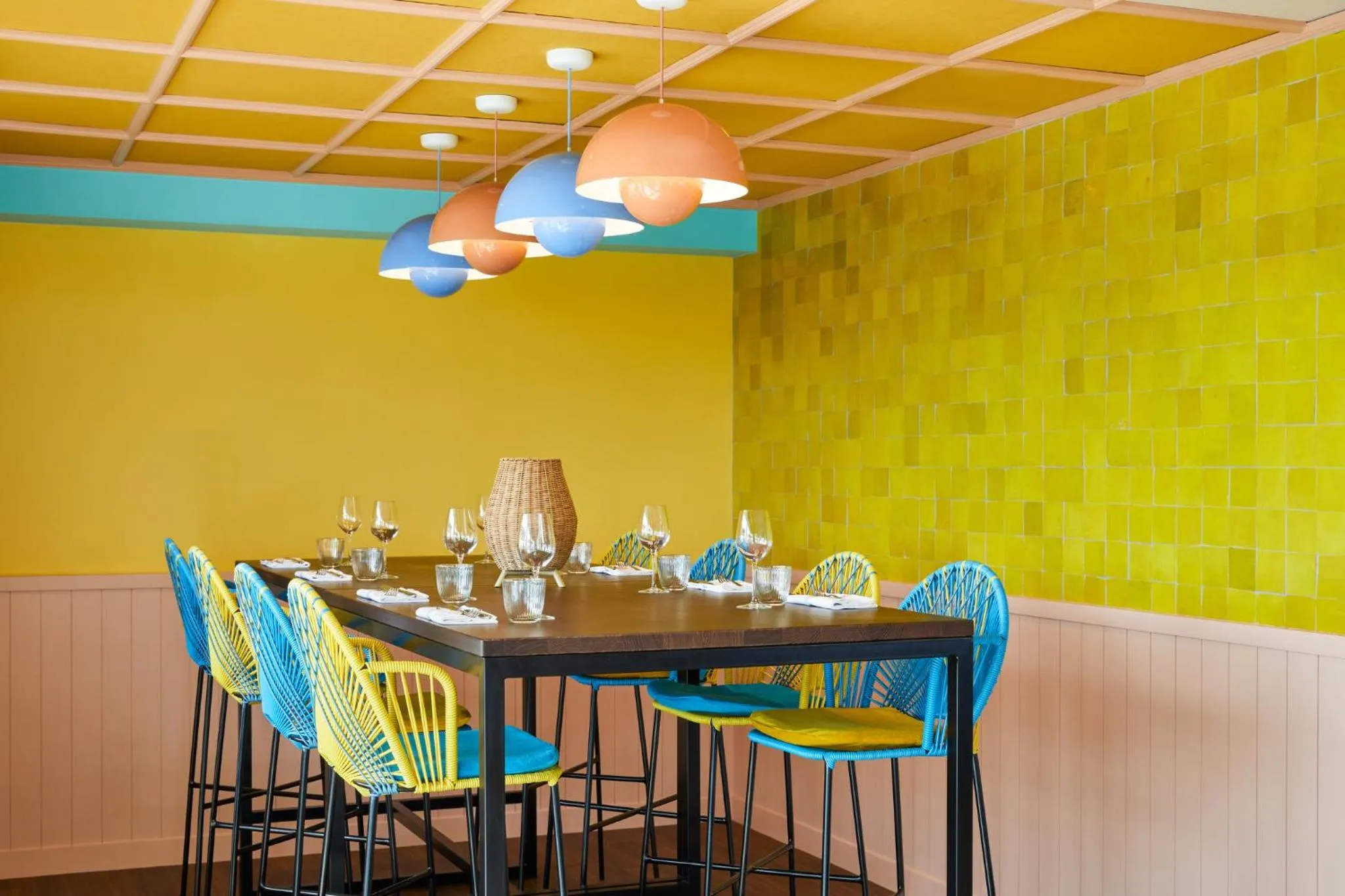 Restaurant/places to eat in Hotel Indigo Bordeaux Centre Chartrons by IHG