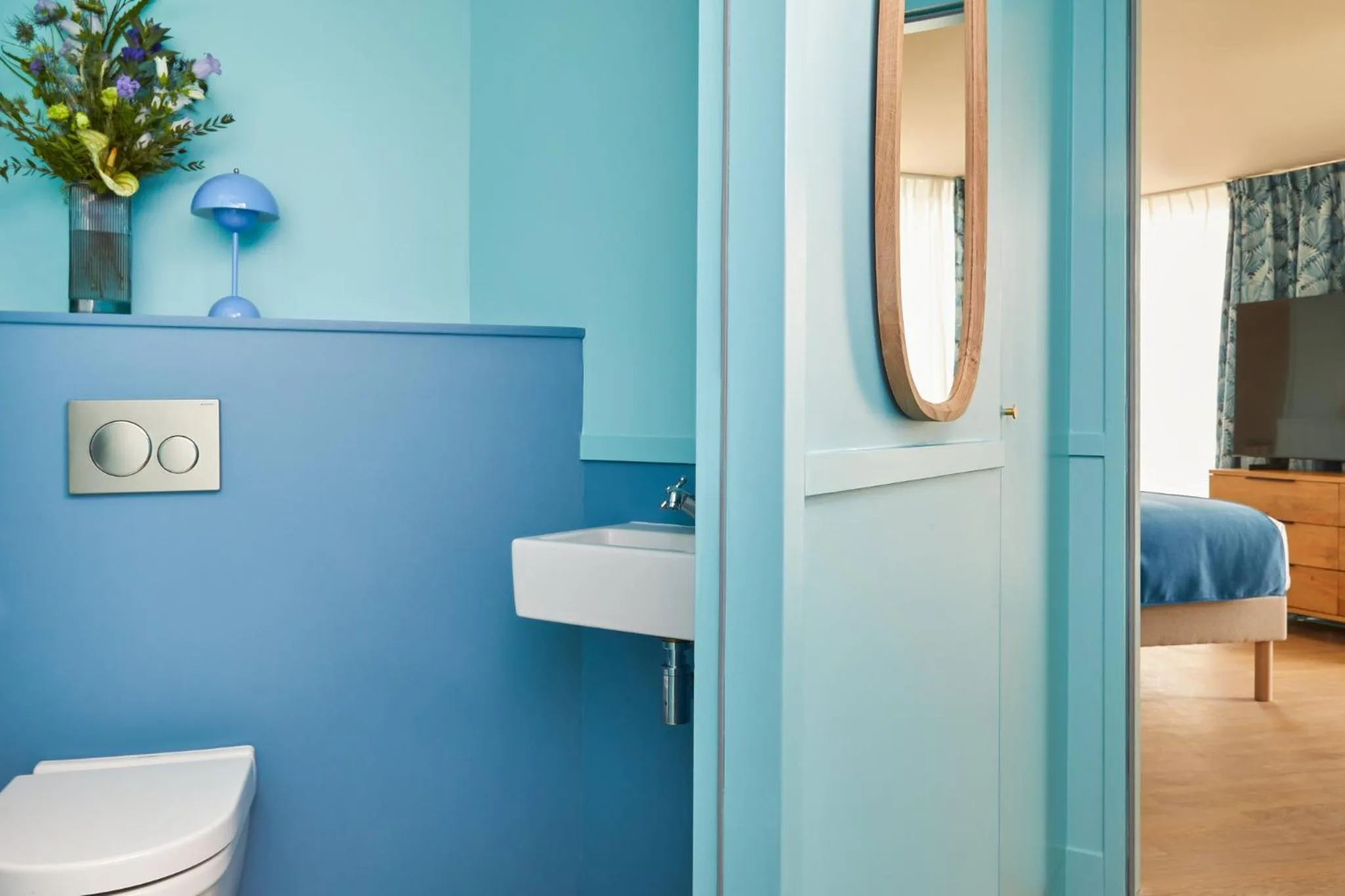 Bathroom in Hotel Indigo Bordeaux Centre Chartrons by IHG