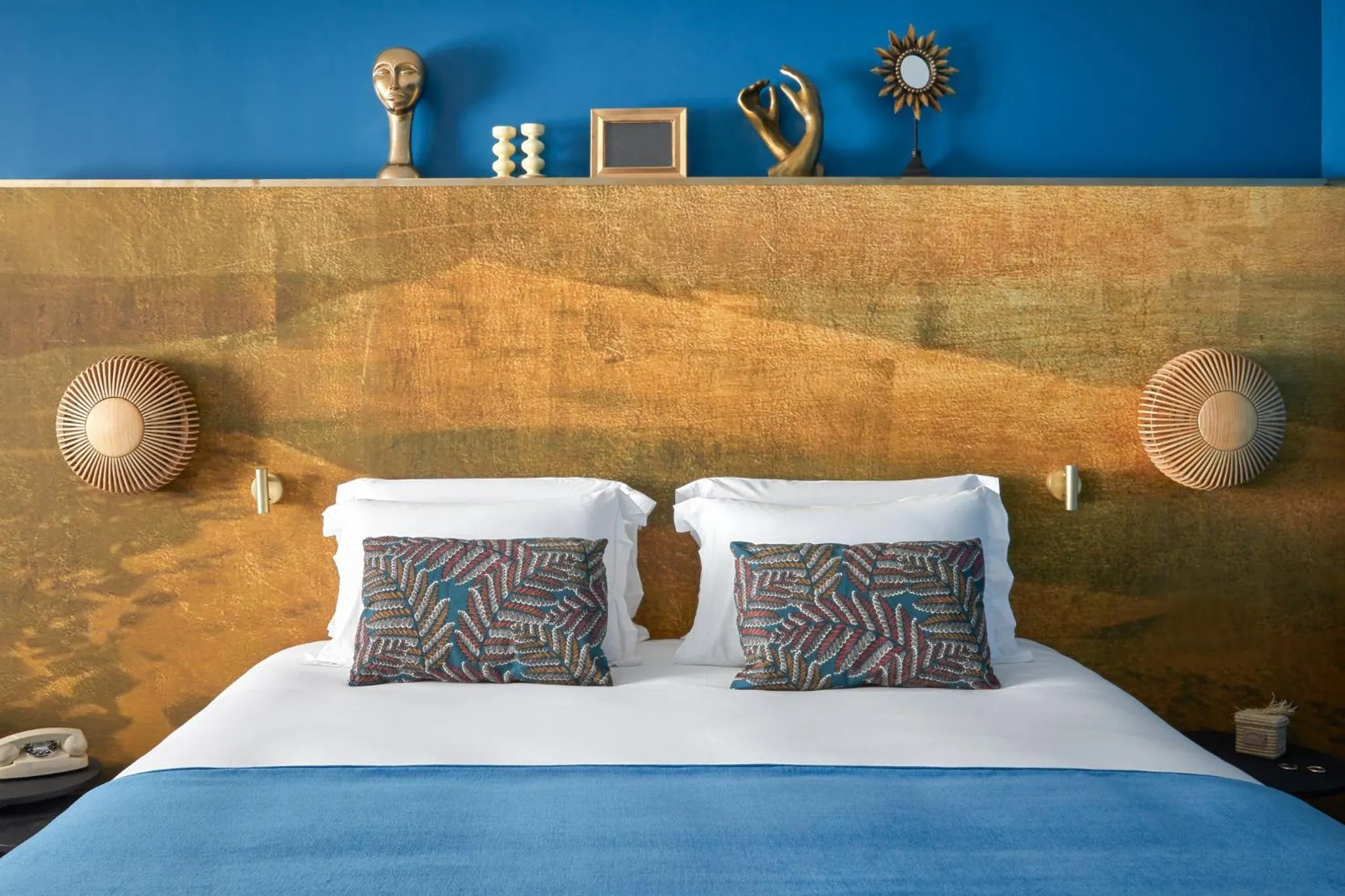 Photo of the whole room, Bed in Hotel Indigo Bordeaux Centre Chartrons by IHG