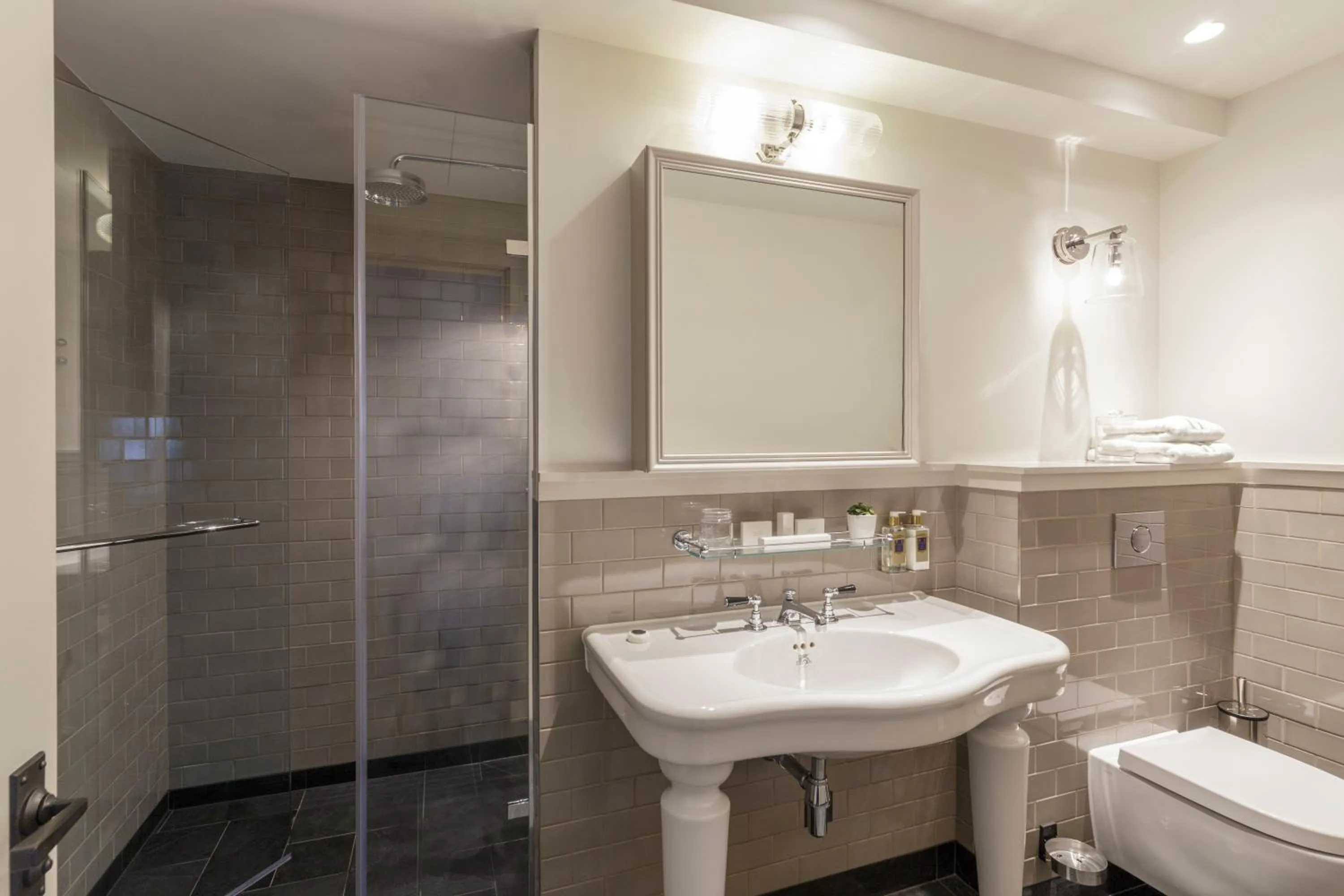 Bathroom in Hurley House Hotel
