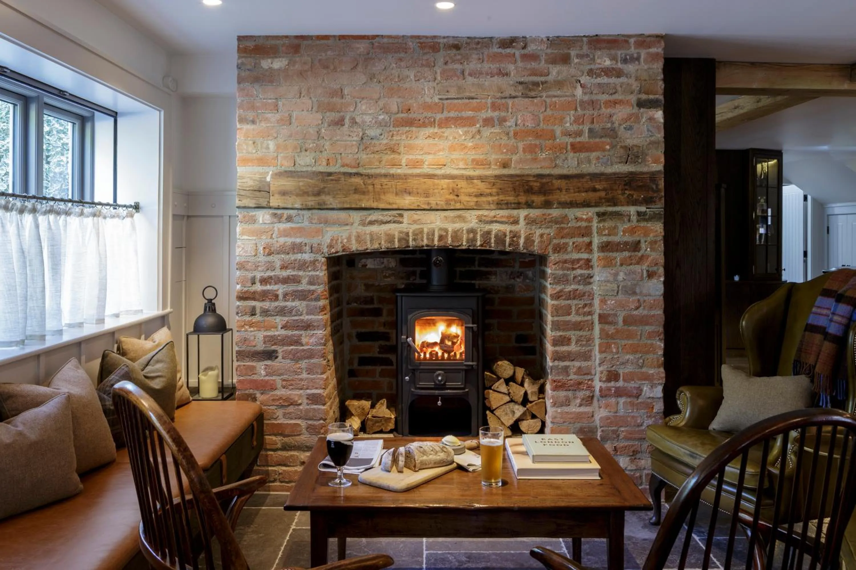 Lounge or bar in Hurley House Hotel