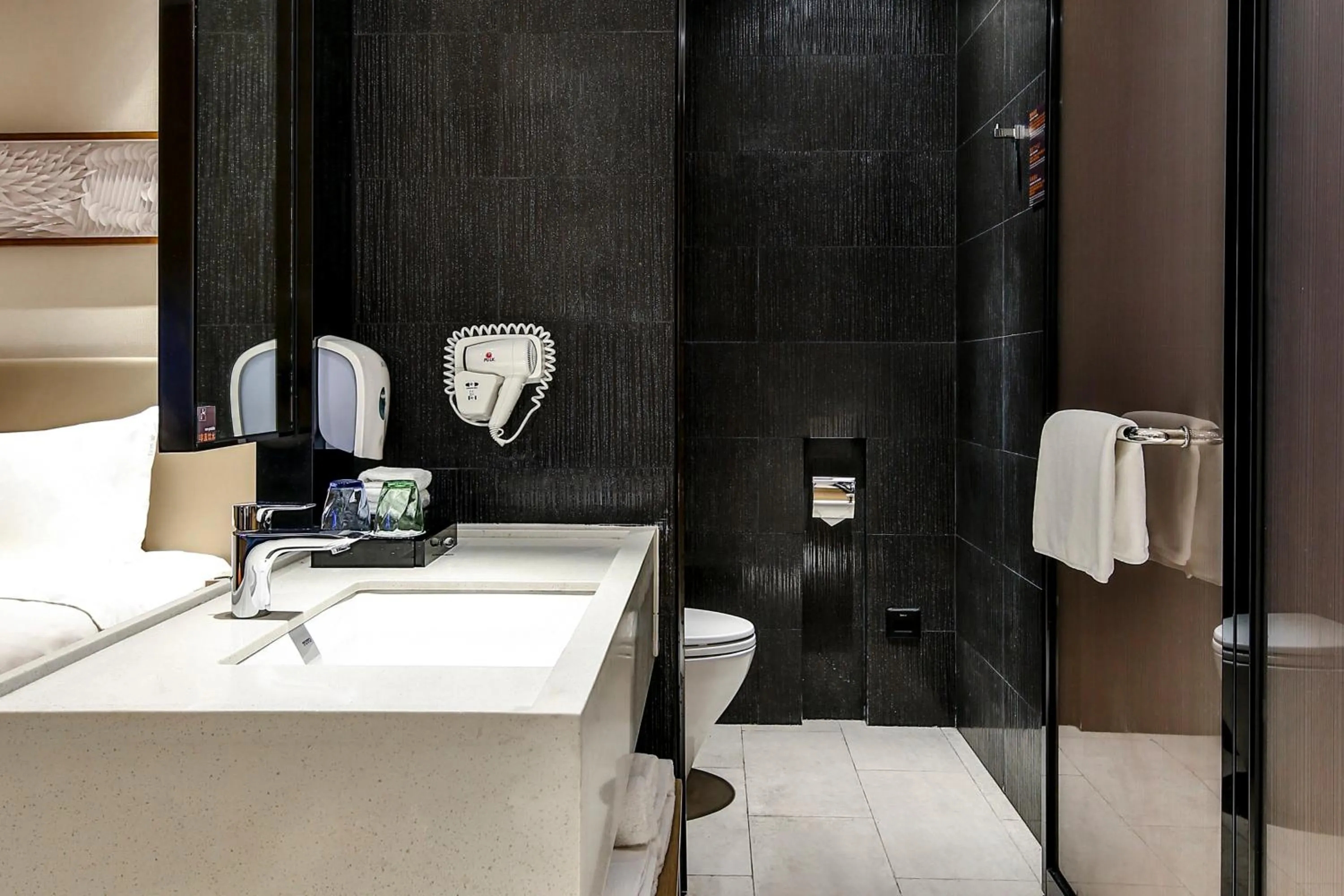 Bathroom in Holiday Inn Express Chengdu Wenjiang Hotspring by IHG