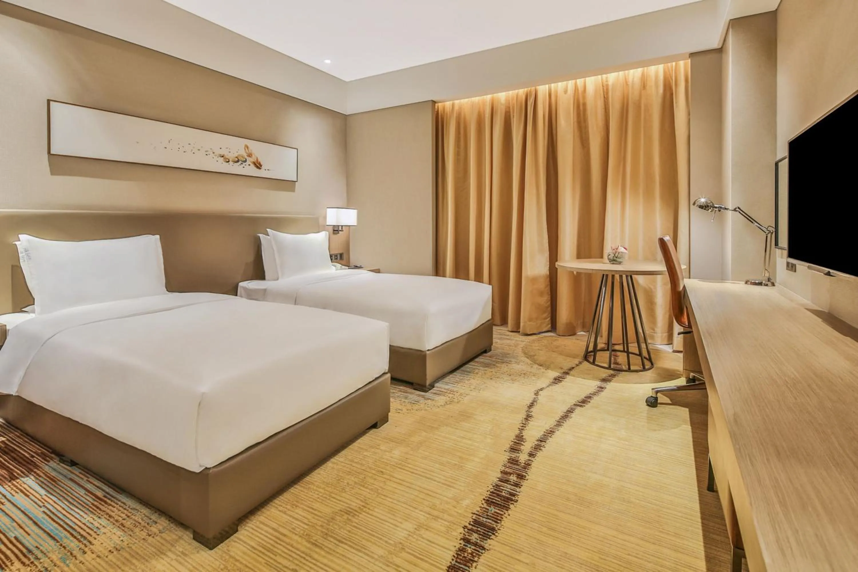 Photo of the whole room, Bed in Holiday Inn Express Chengdu Wenjiang Hotspring by IHG