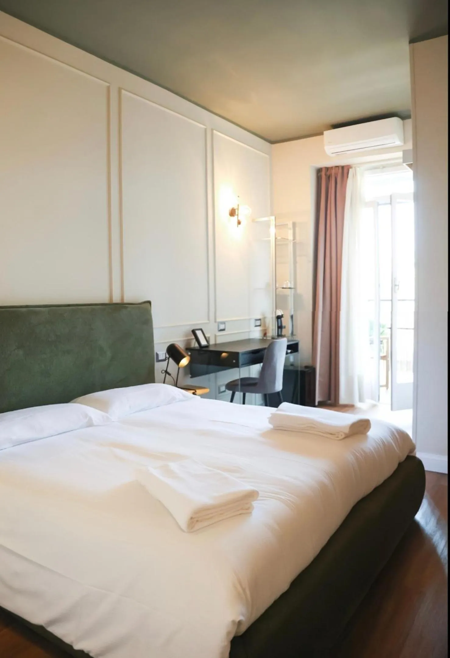 Bed in Corso Italia Rooms